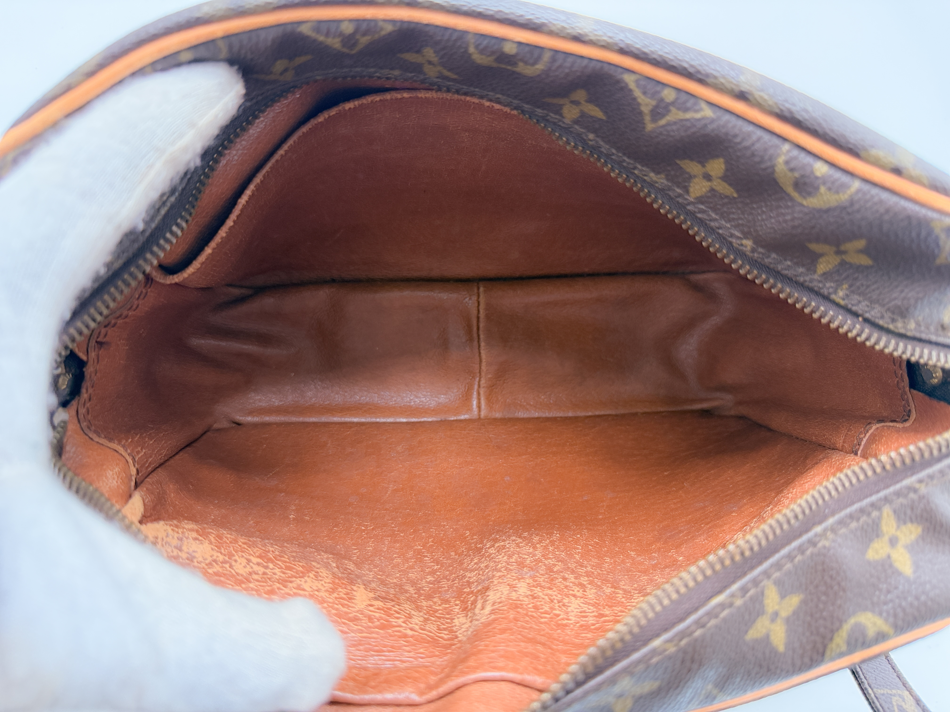 Monogram M45244 Nile Shoulder Bag (No Stickiness) — view 12
