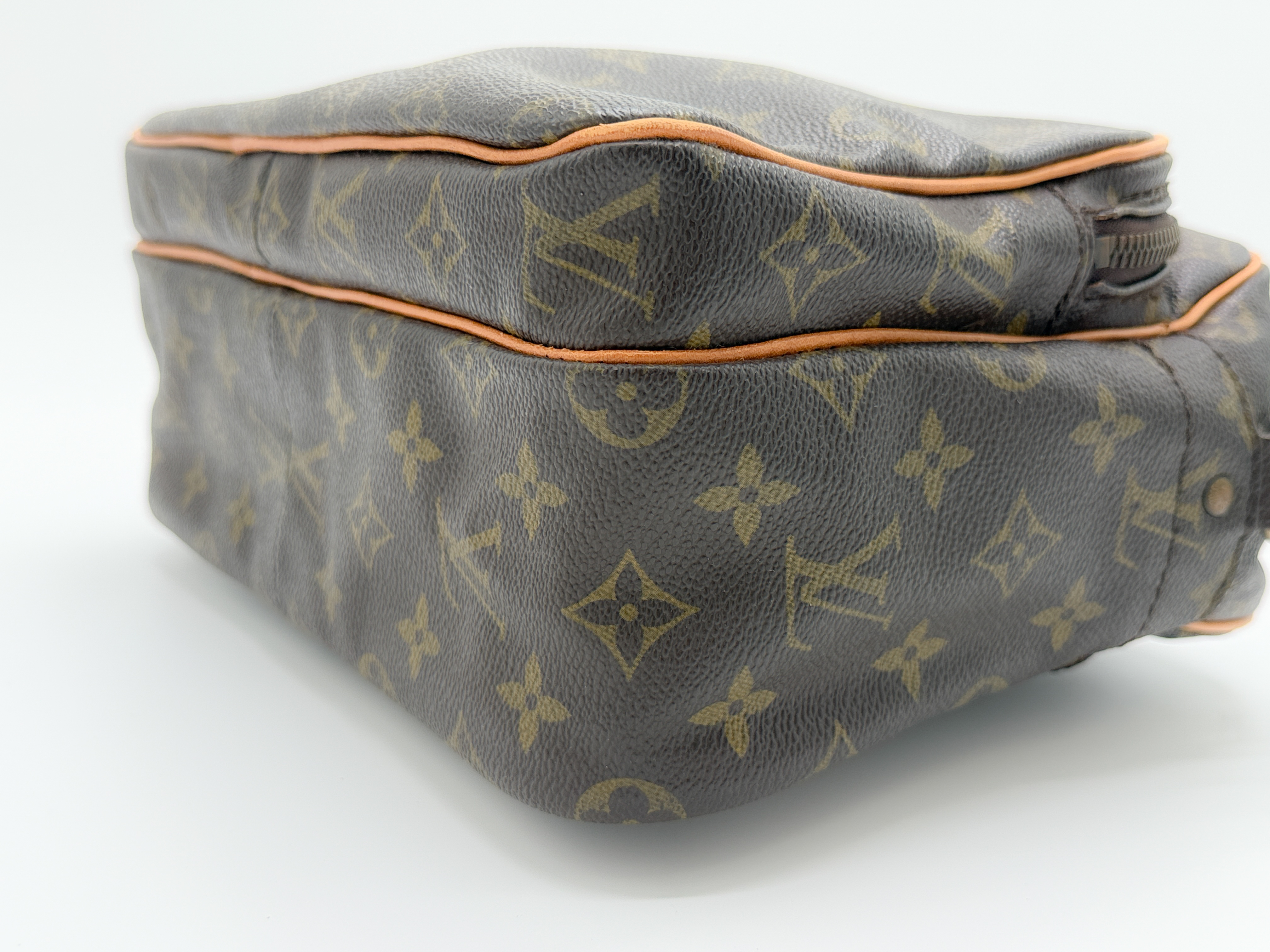 Monogram M45244 Nile Shoulder Bag (No Stickiness) — view 9