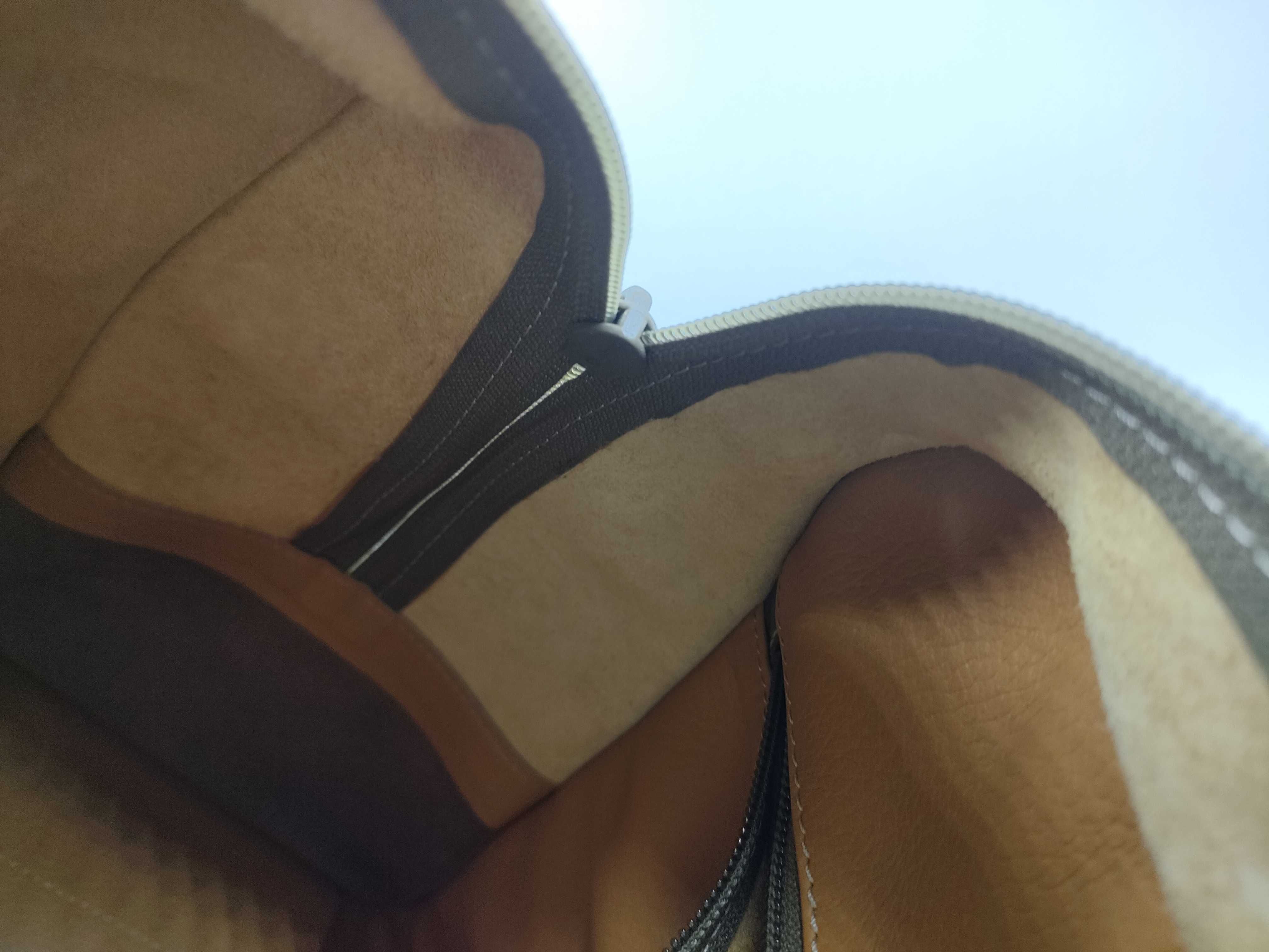 Amazona Leather Boston Bag — view 11