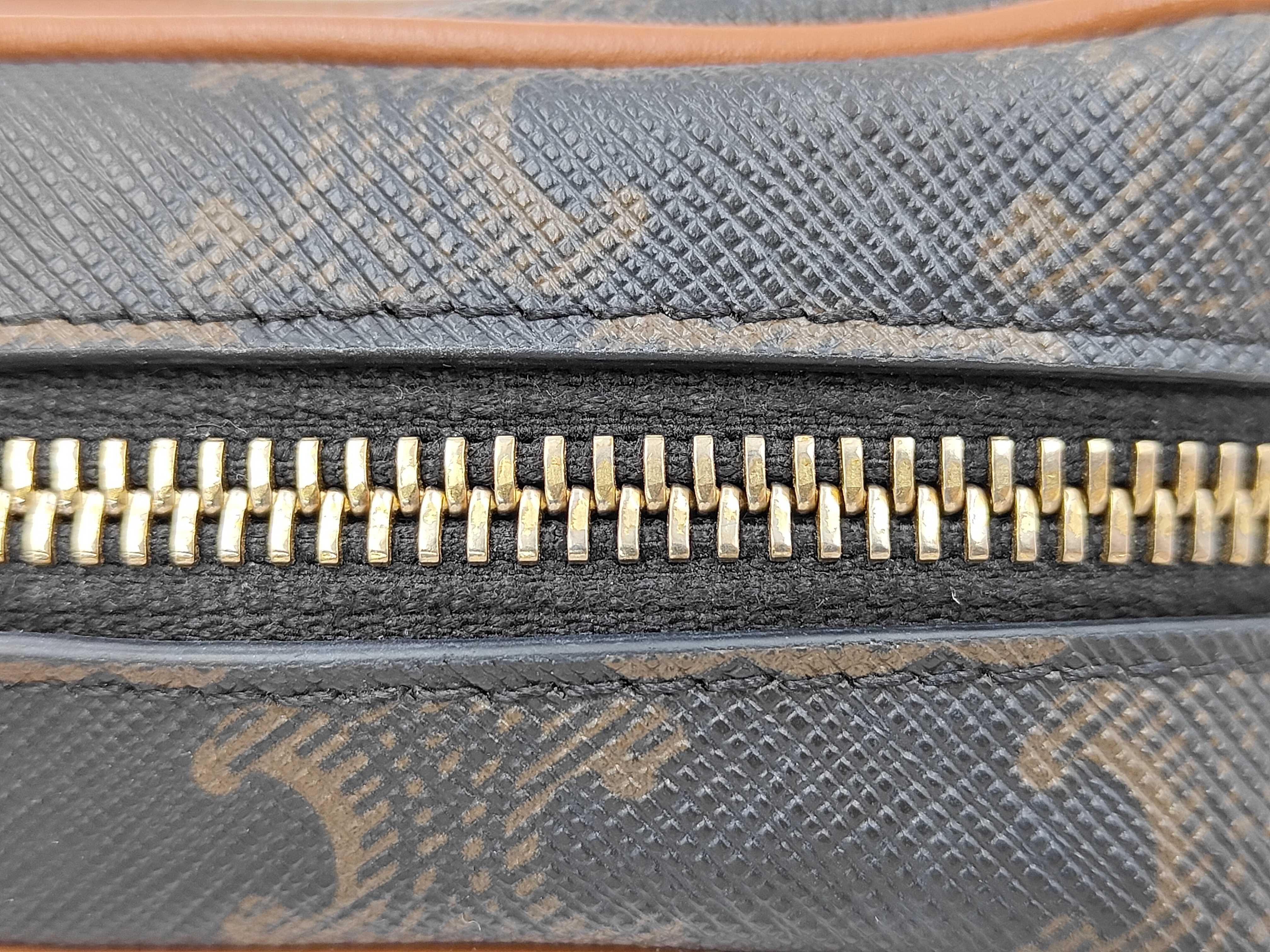 Triomphe Mini Hand/Shoulder Bag (2-way shoulder bag) — view 6