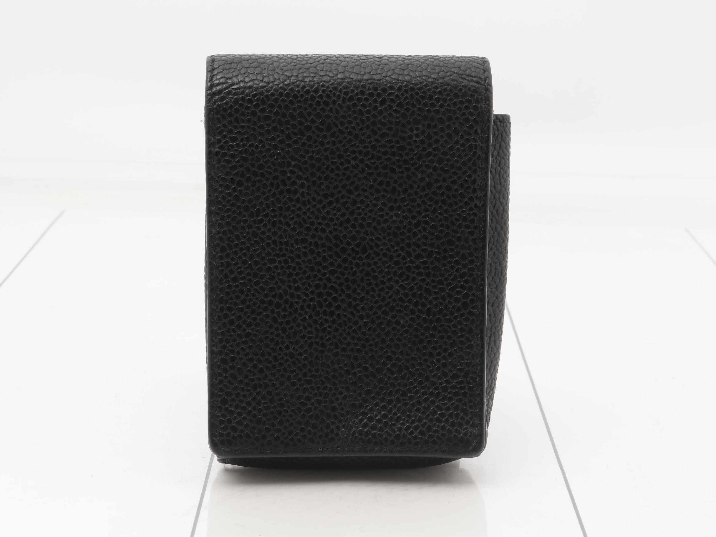 Caviar skin cigarette case, model number 5. — view 2
