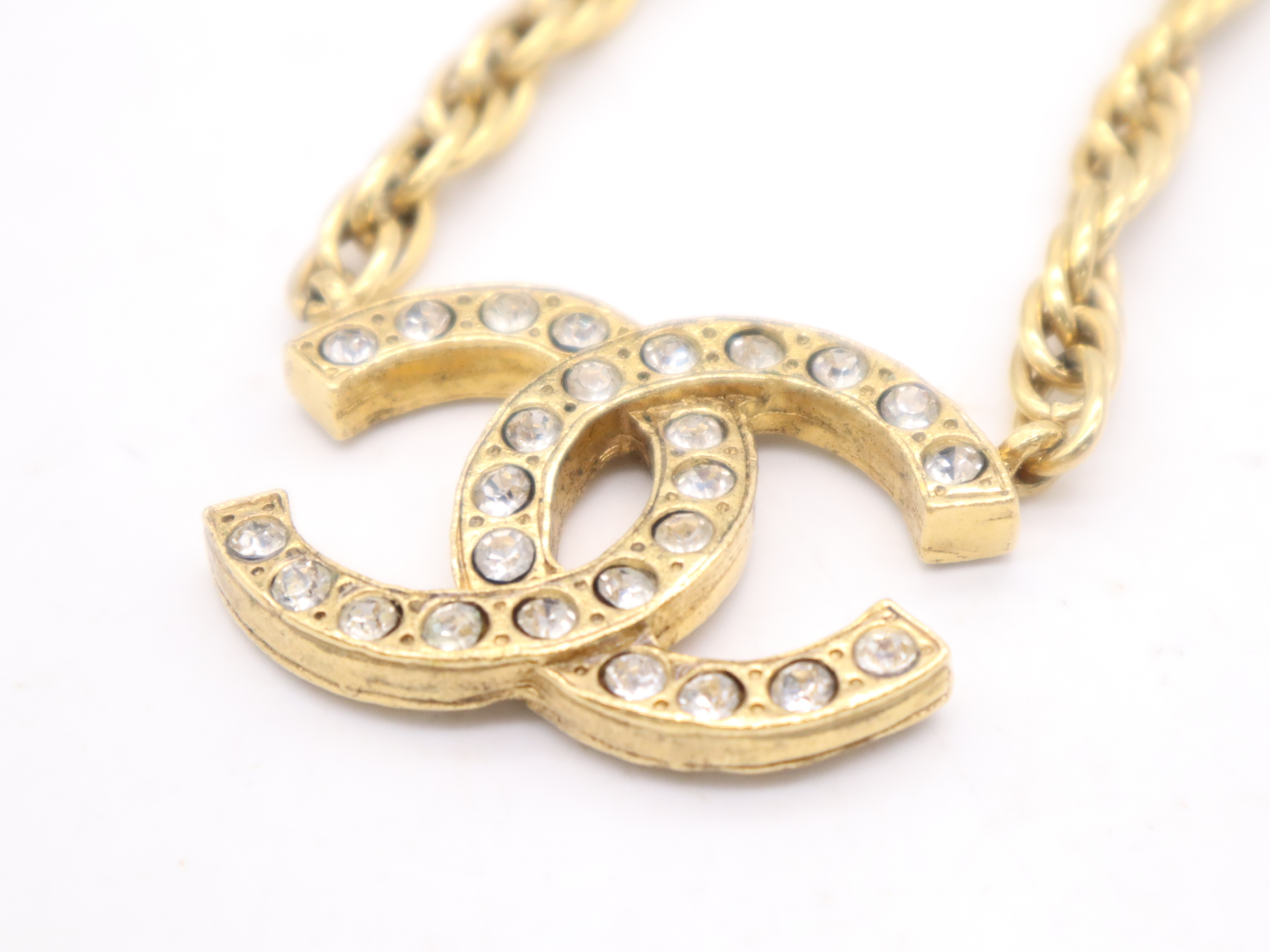 Gold Vintage Chain Necklace — view 7