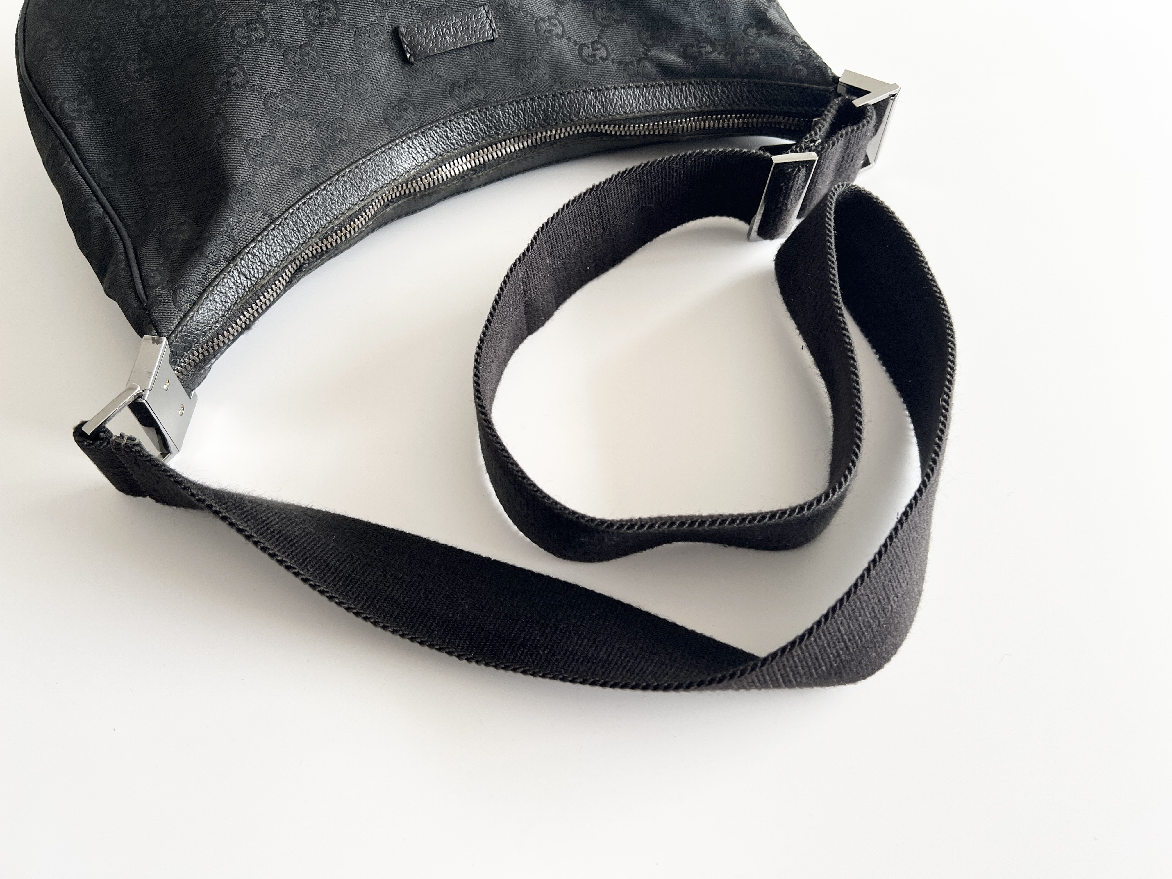 GG Moon Hobo Canvas Leather Shoulder Bag (One Shoulder Bag) — view 3