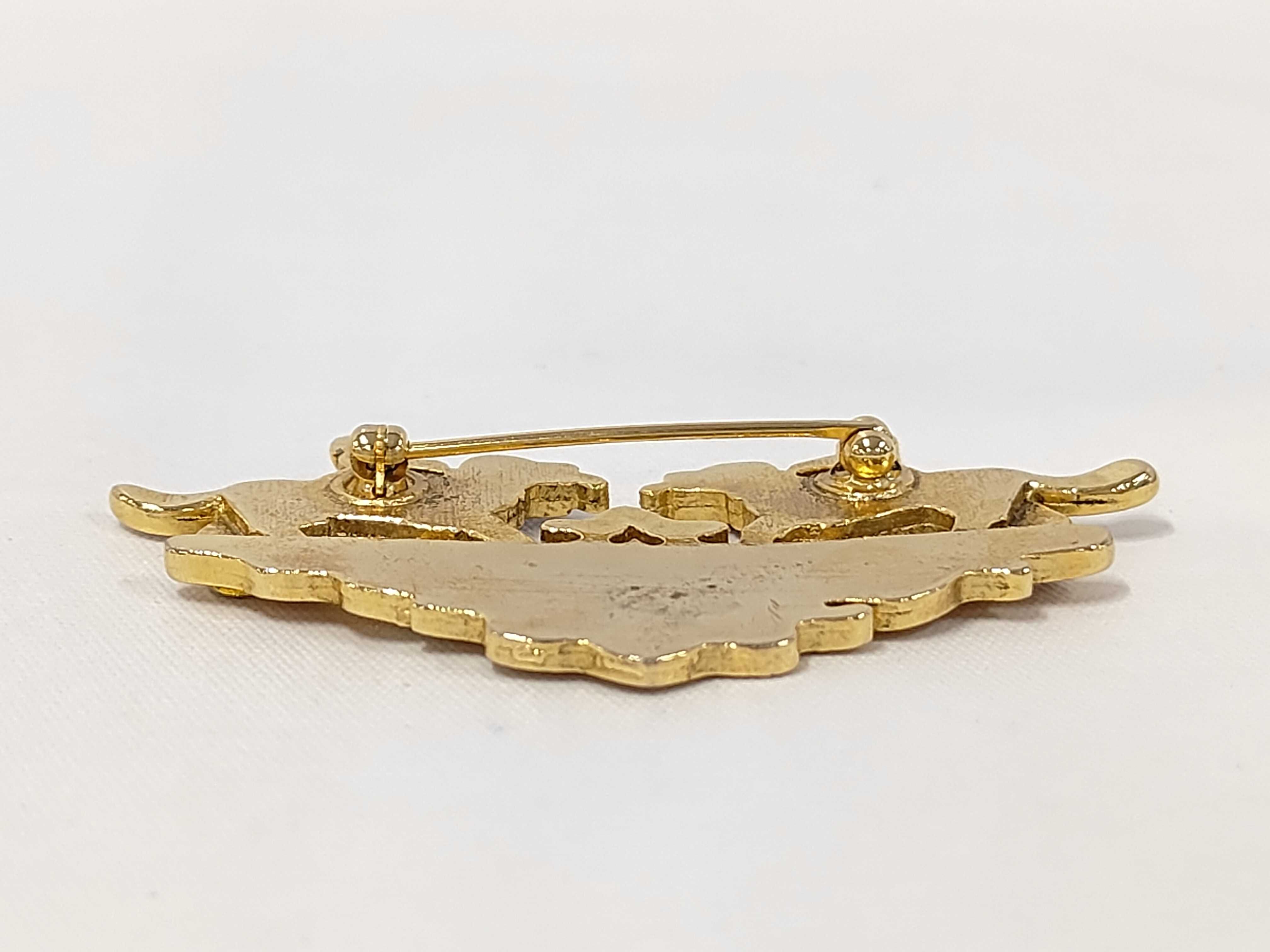 enamel brooch — view 3