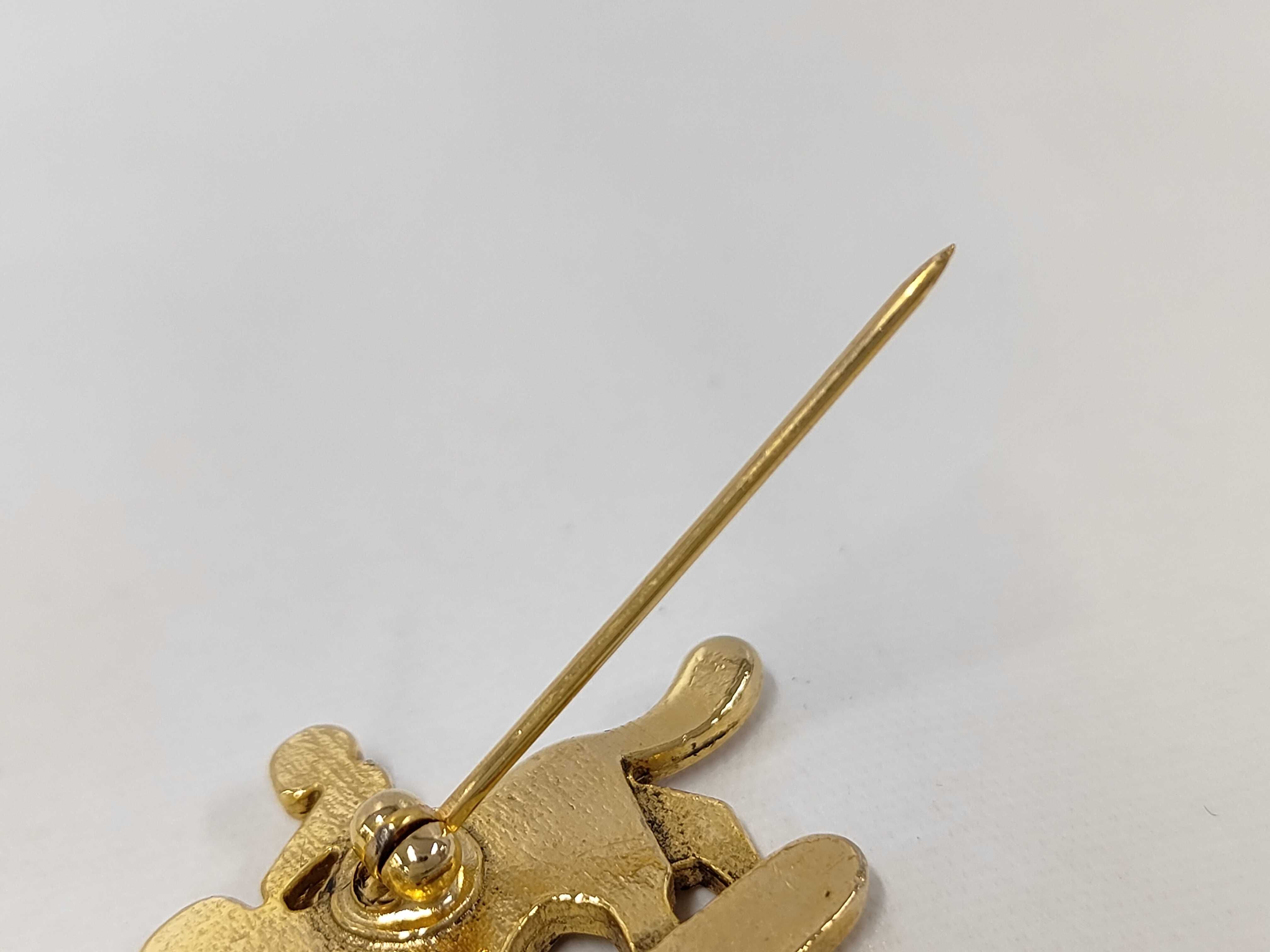 enamel brooch — view 6