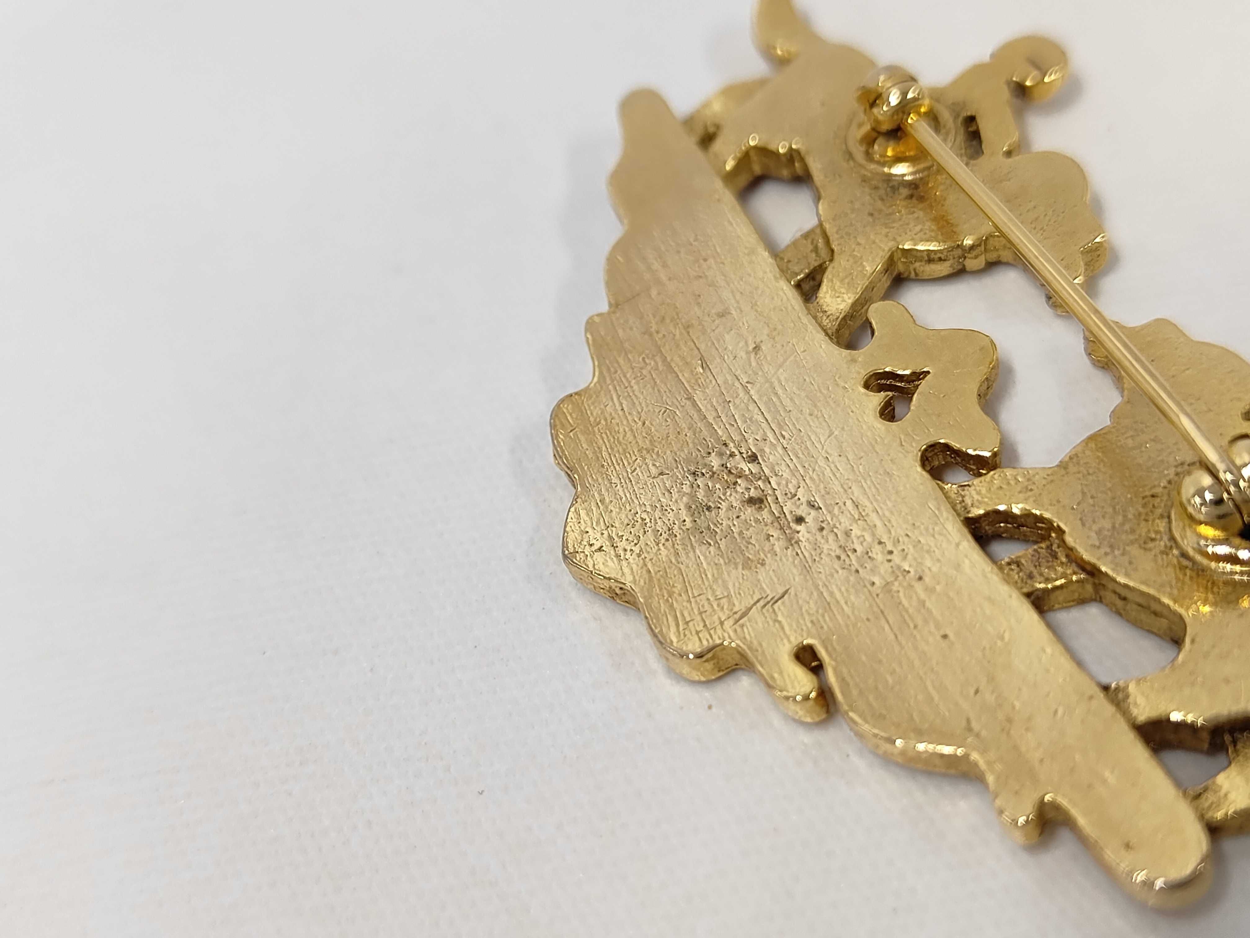 enamel brooch — view 7