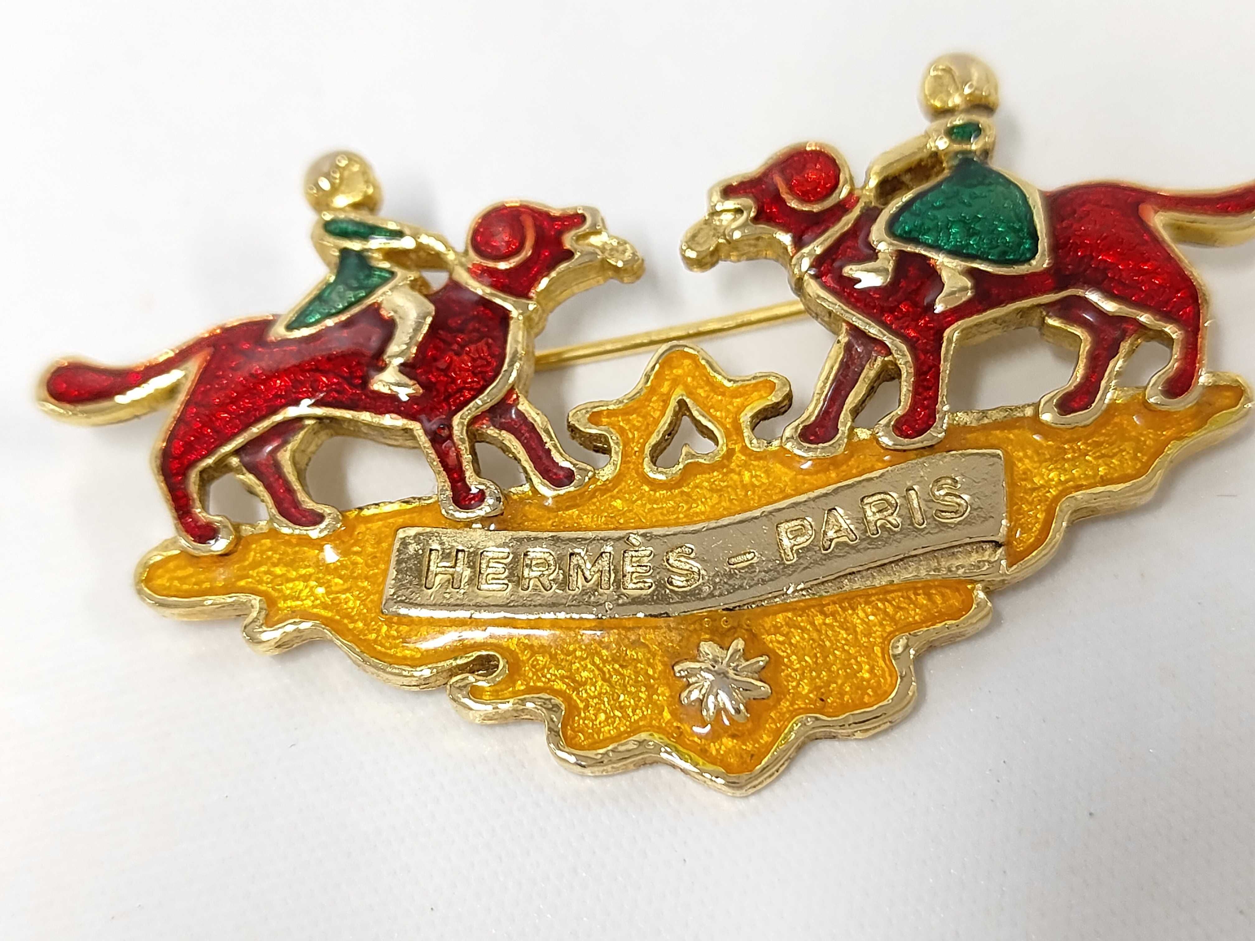 enamel brooch — view 8