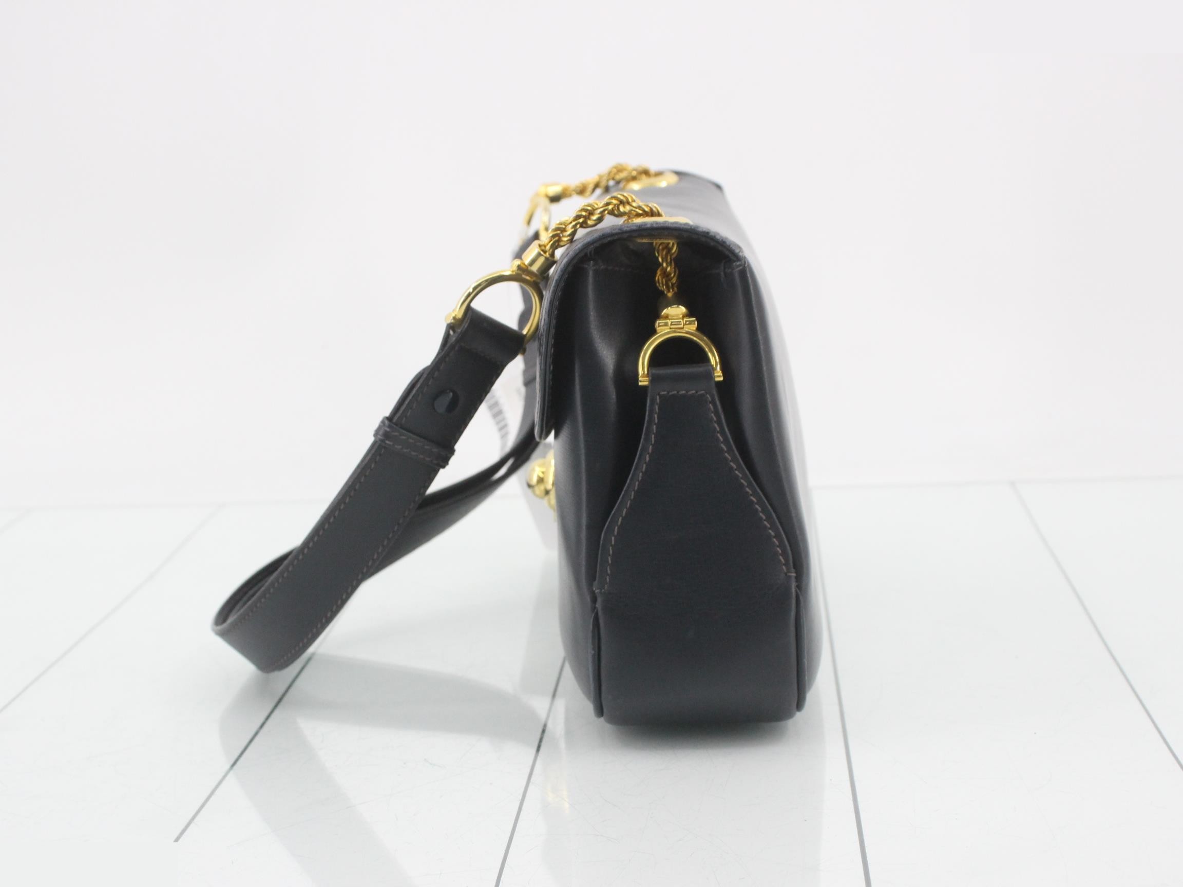 Vintage shoulder bag — view 3