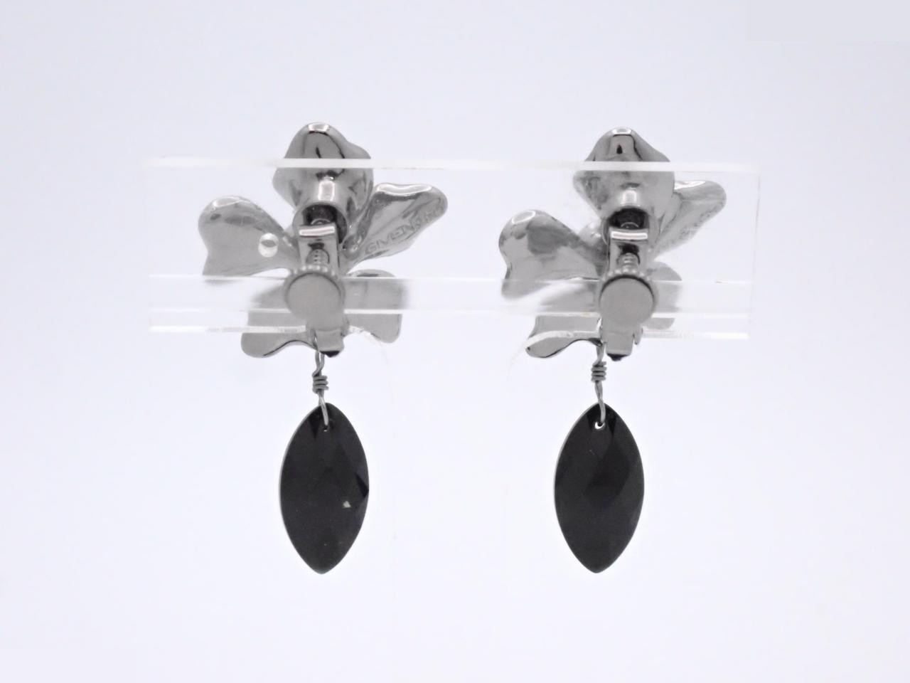 Other lines: Precious metals and earrings — view 2