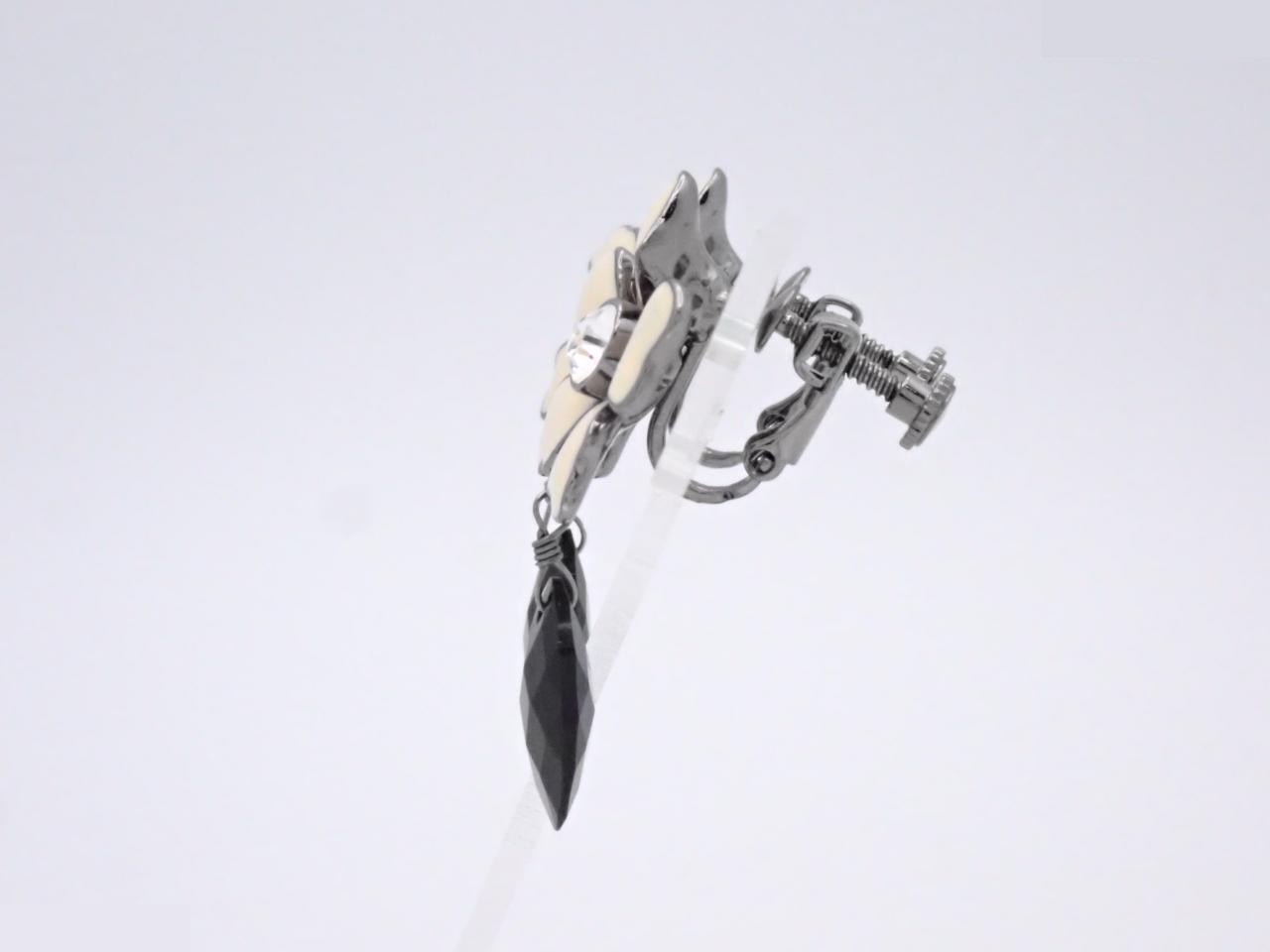 Other lines: Precious metals and earrings — view 3