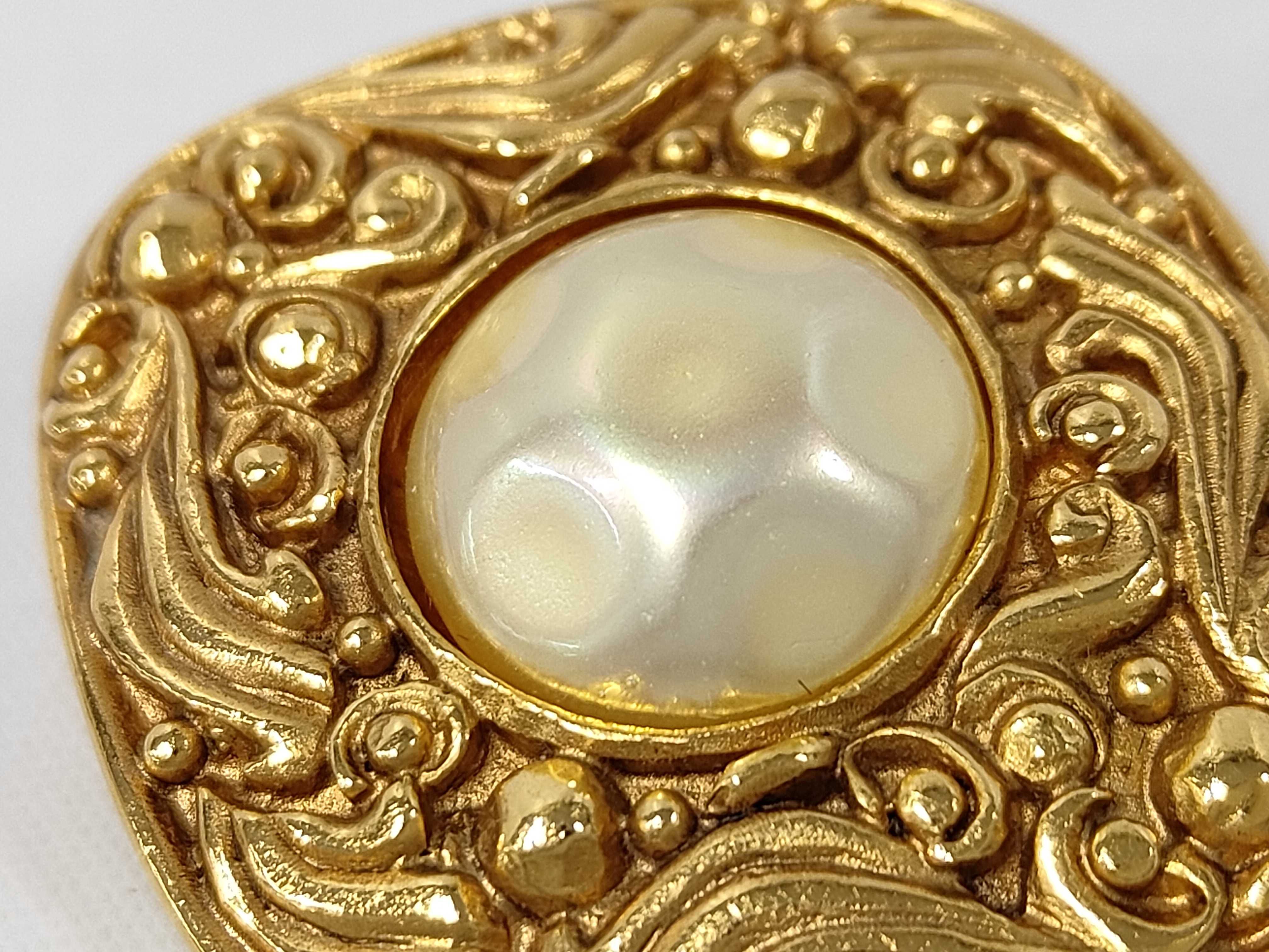 Square Pearl Gold Brooch — view 8
