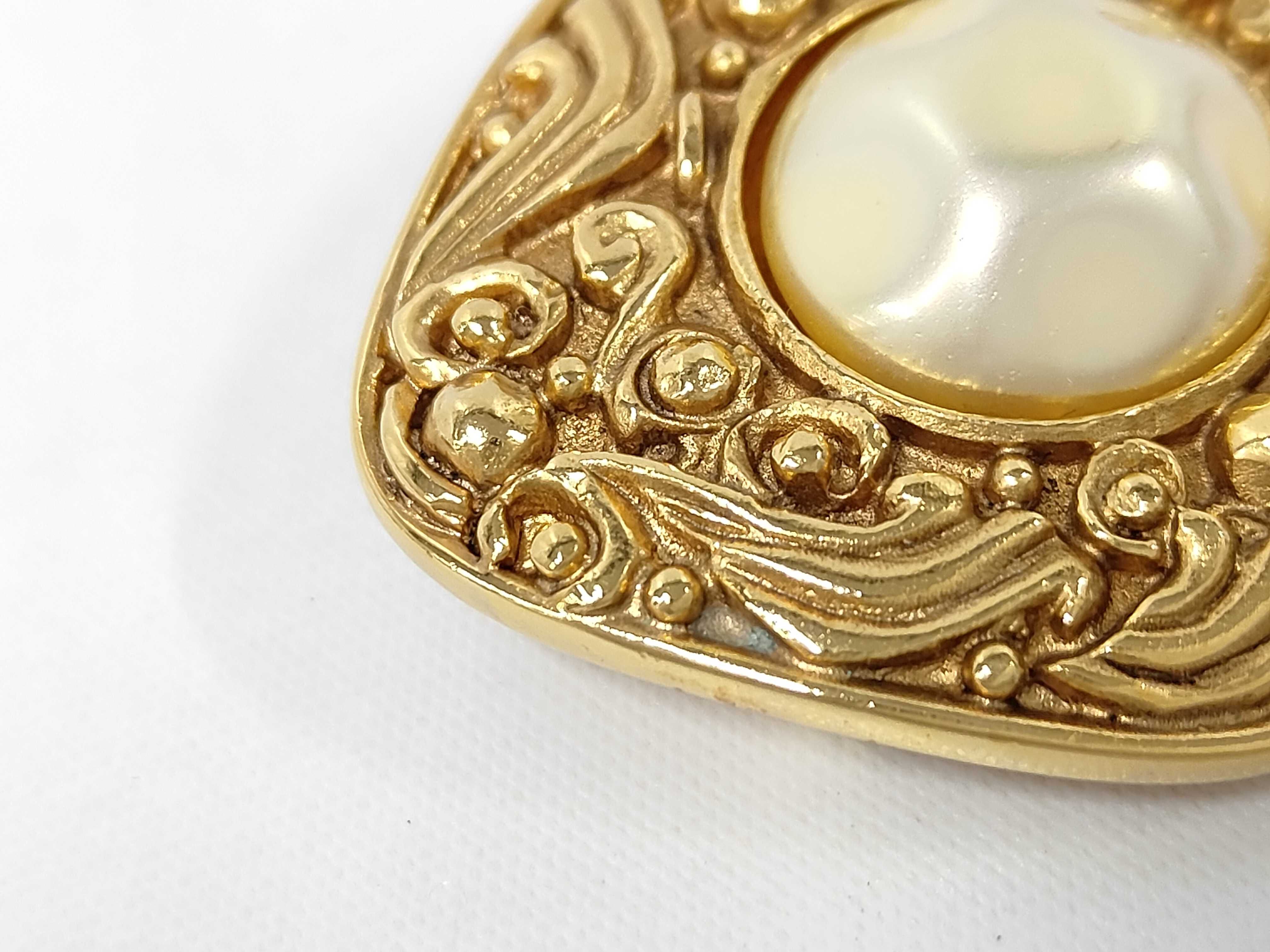Square Pearl Gold Brooch — view 9
