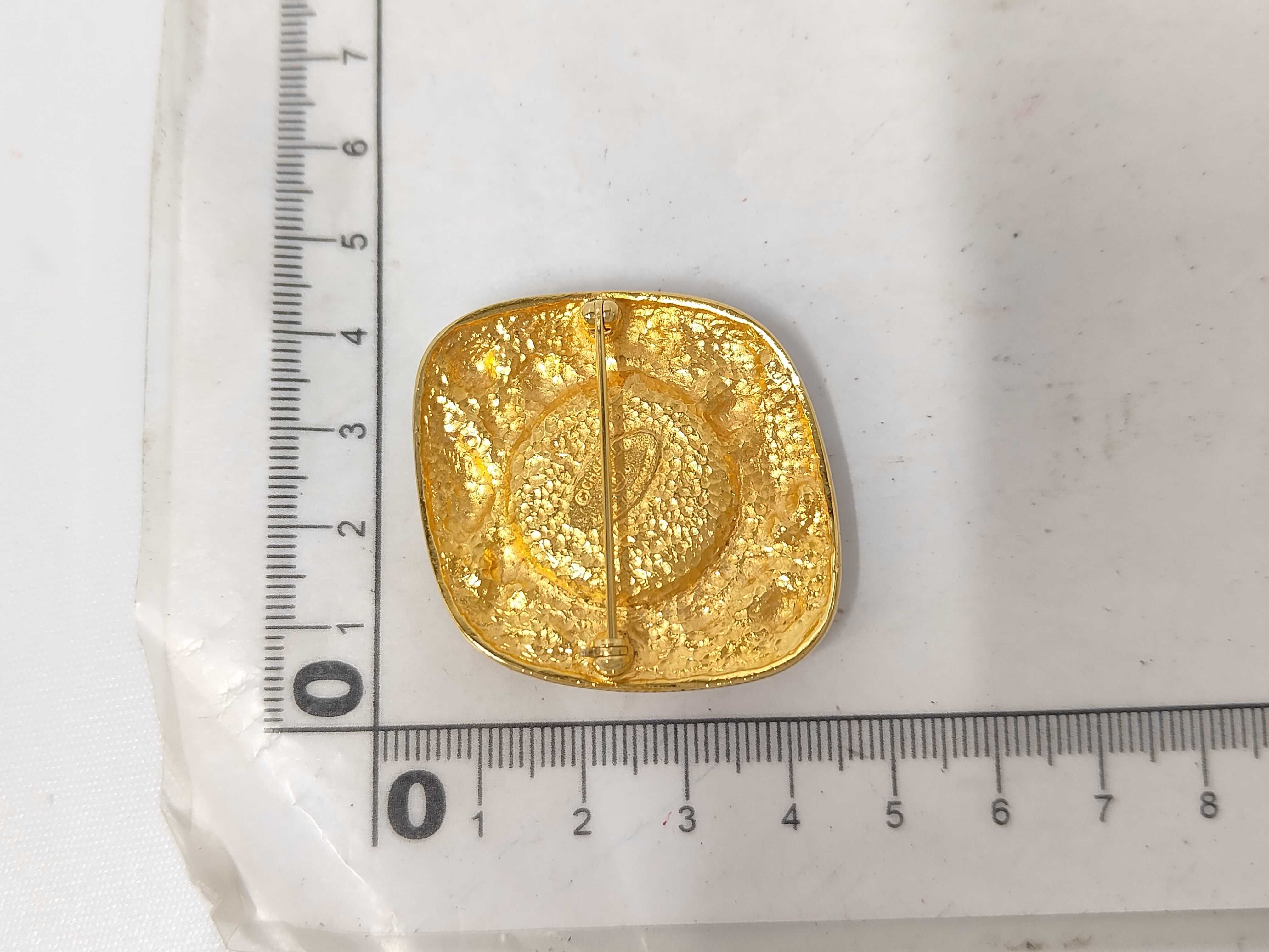 Square Pearl Gold Brooch — view 10