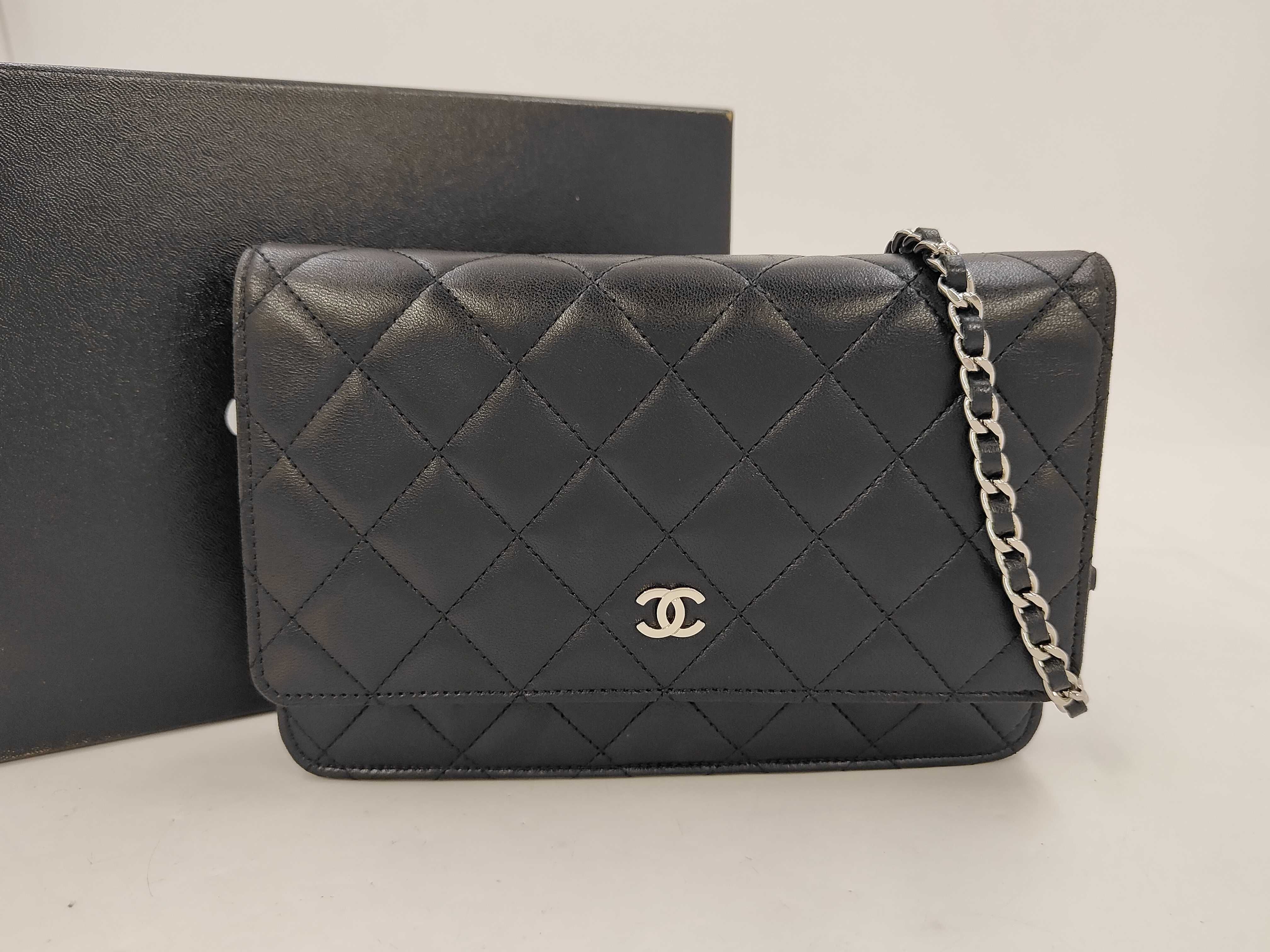 Matelasse Chain Shoulder Bag