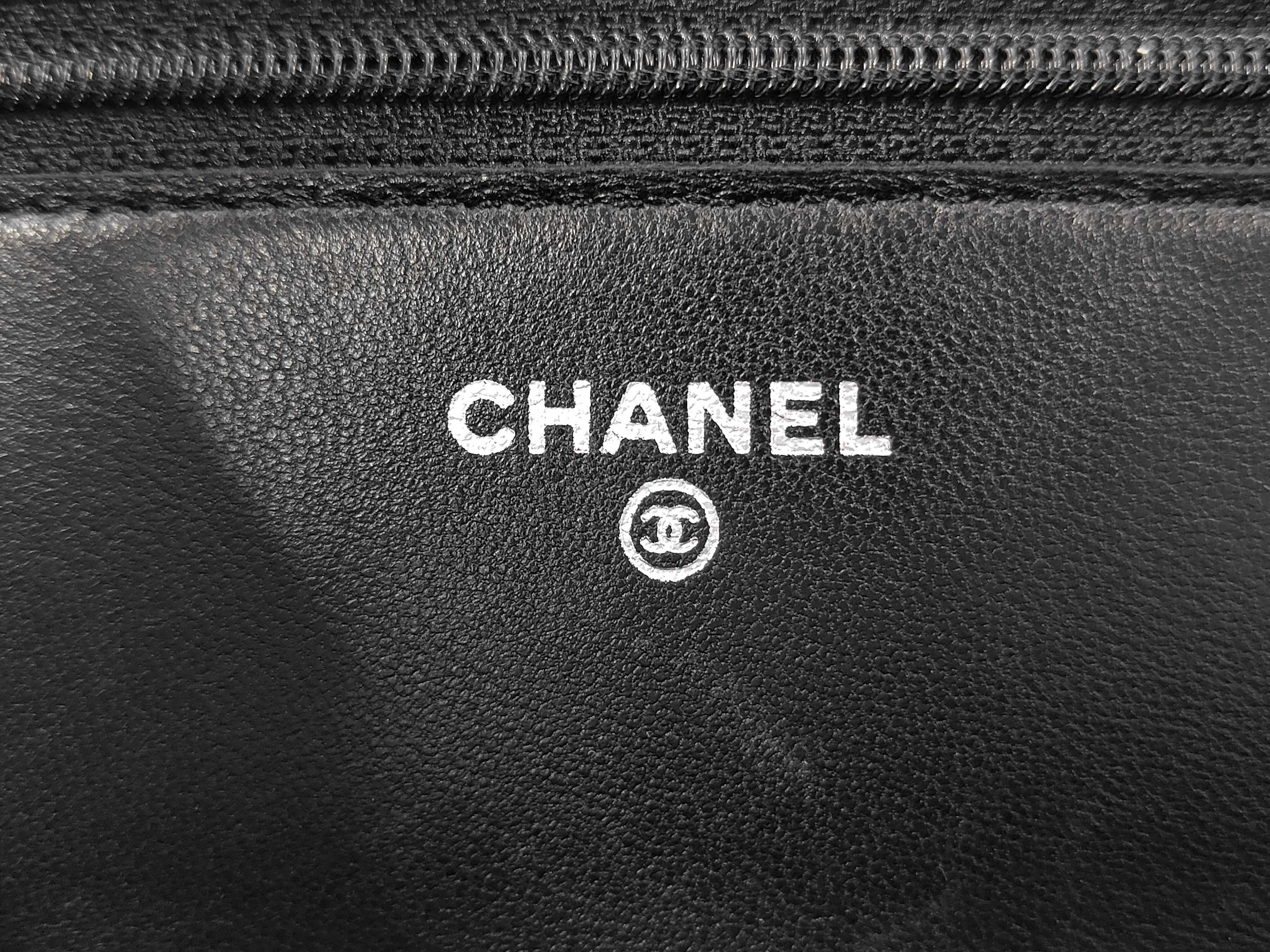Matelasse Chain Shoulder Bag — view 12