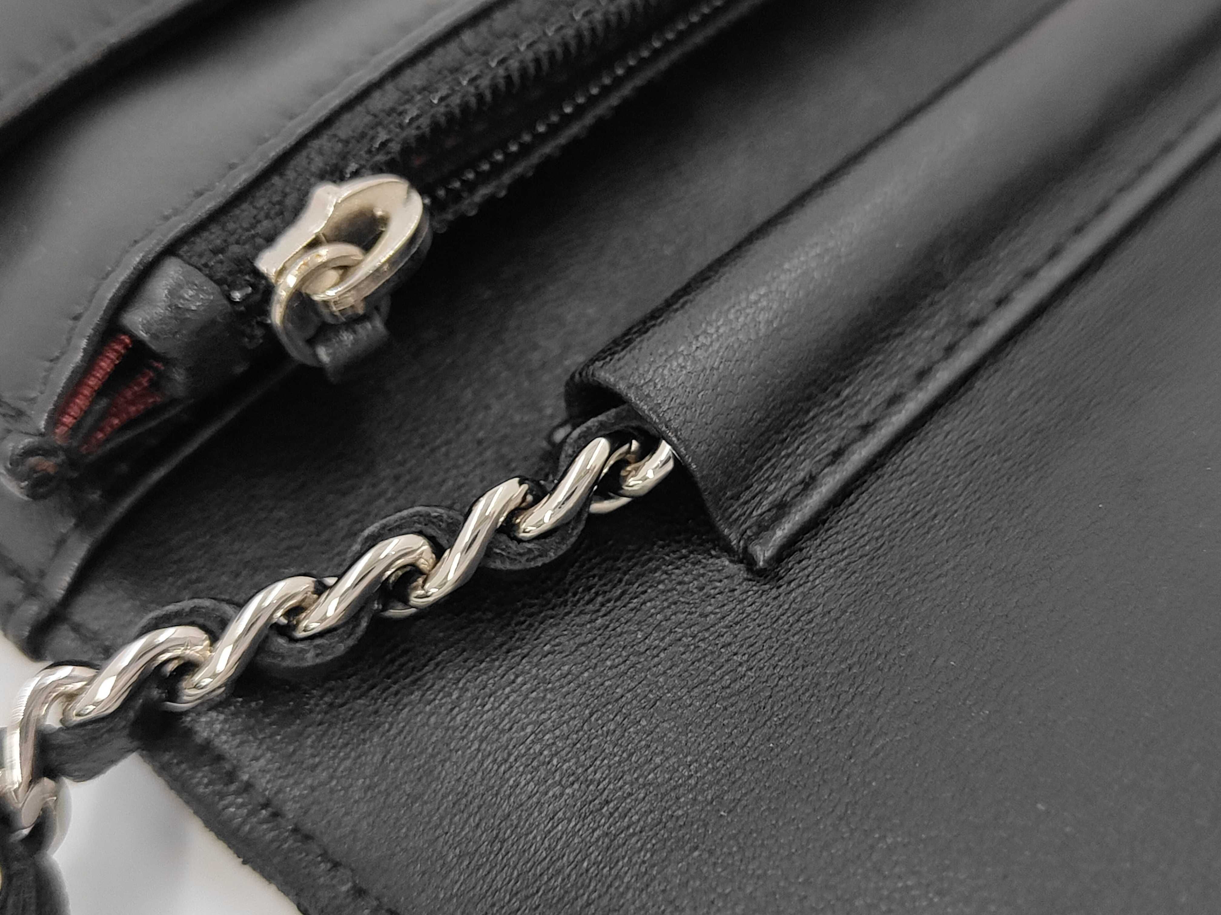 Matelasse Chain Shoulder Bag — view 5