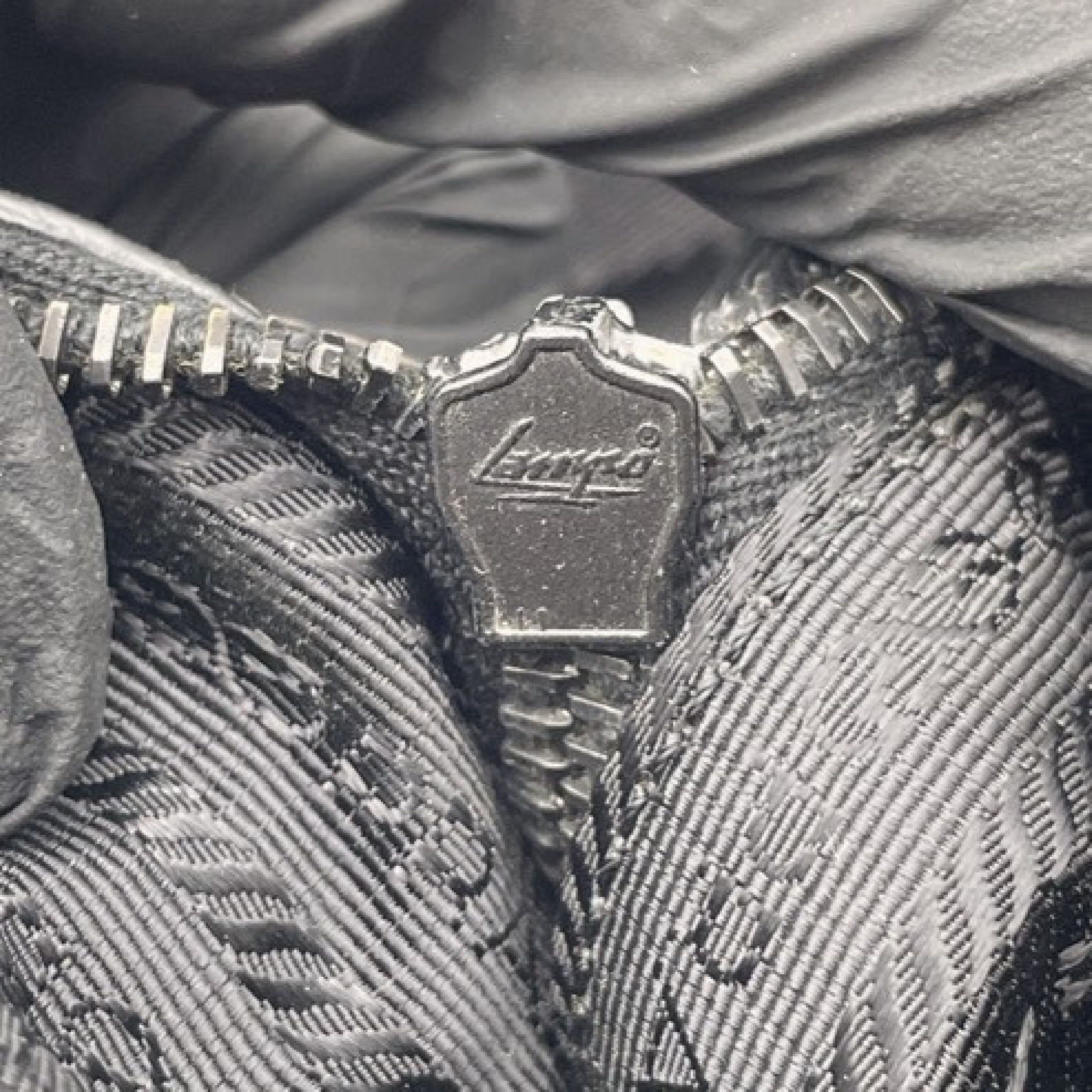 Triangle Logo Tessuto Nylon Shoulder Bag — view 9