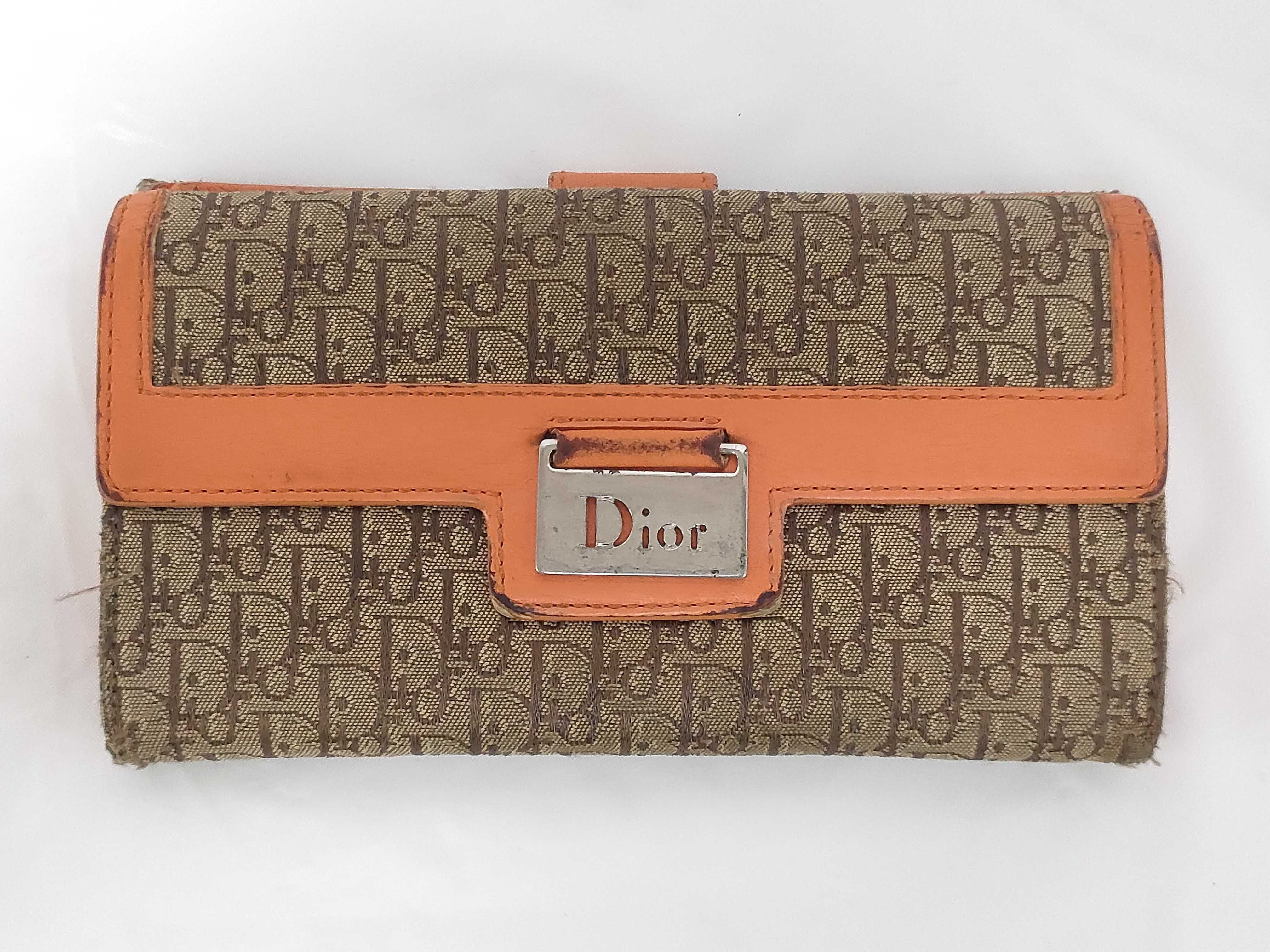 long wallet