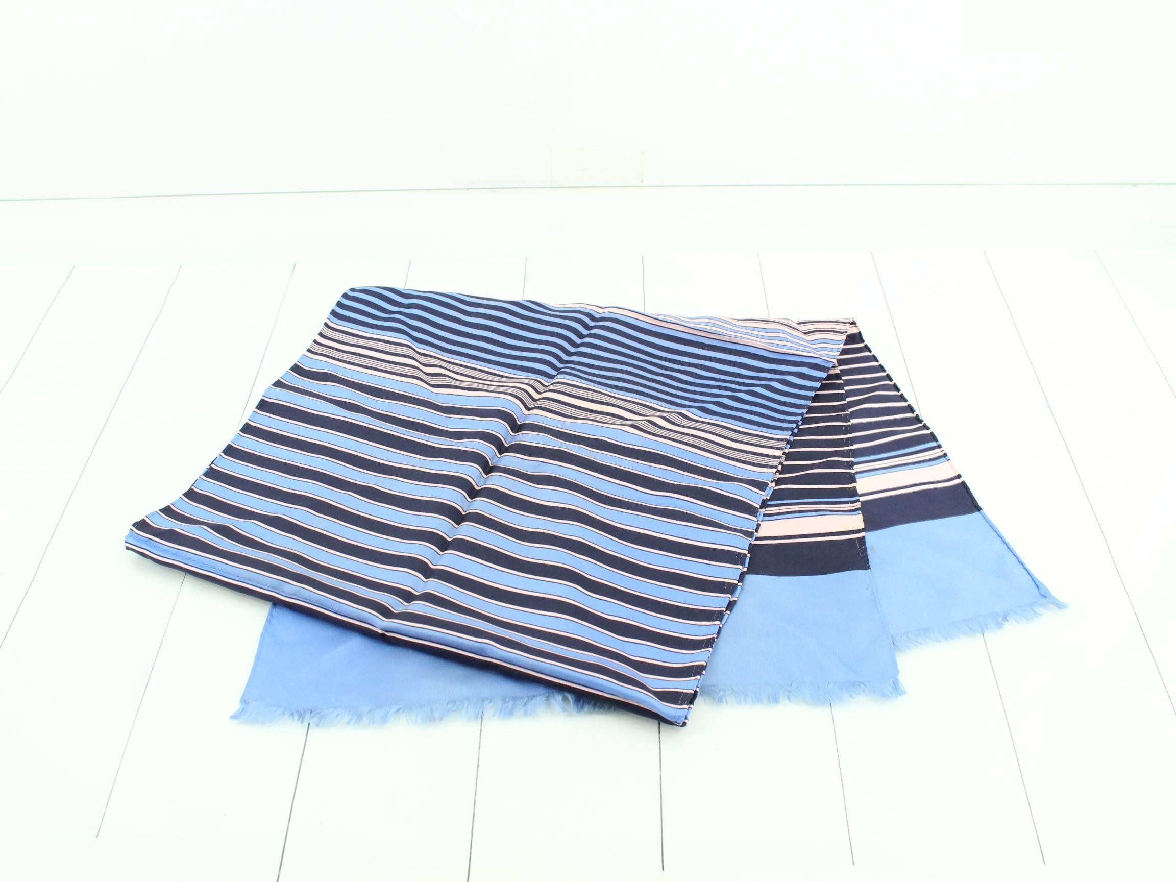 Other lines: Small items, accessories, scarves — view 3