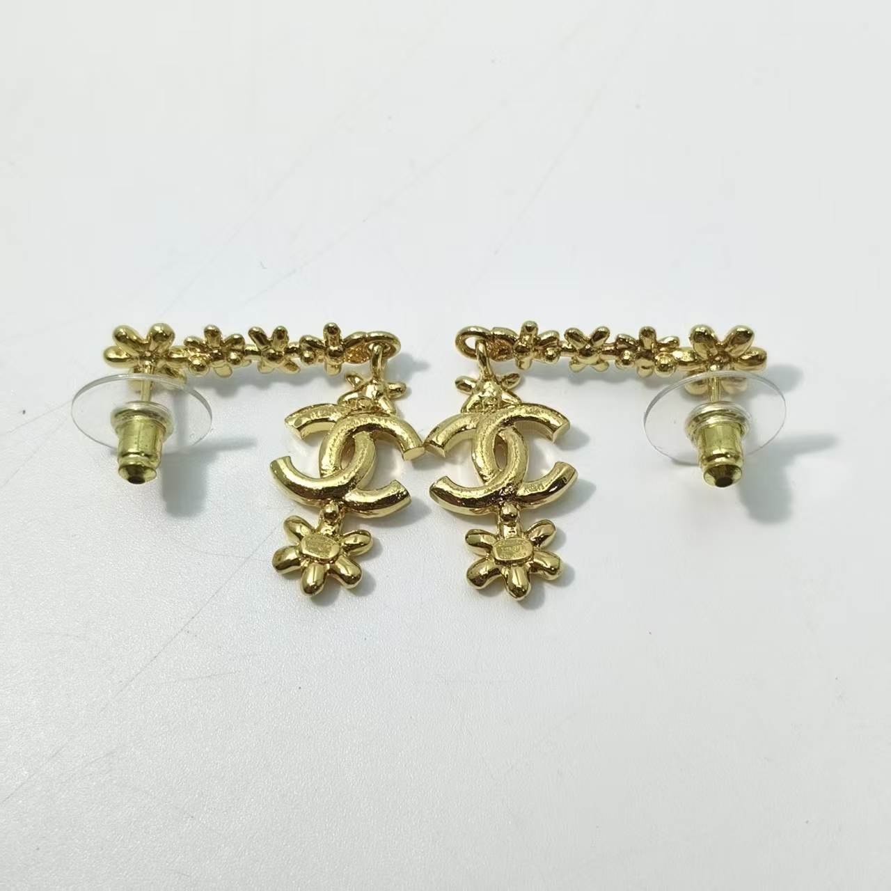 【*Shipped from: China*】CHANEL Plated Earrings/Piercings — view 3