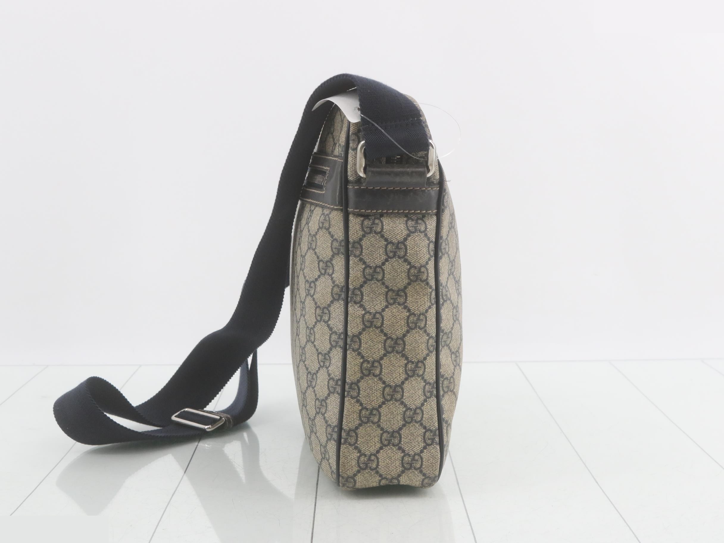 GG Supreme Logo Shoulder Bag — view 3