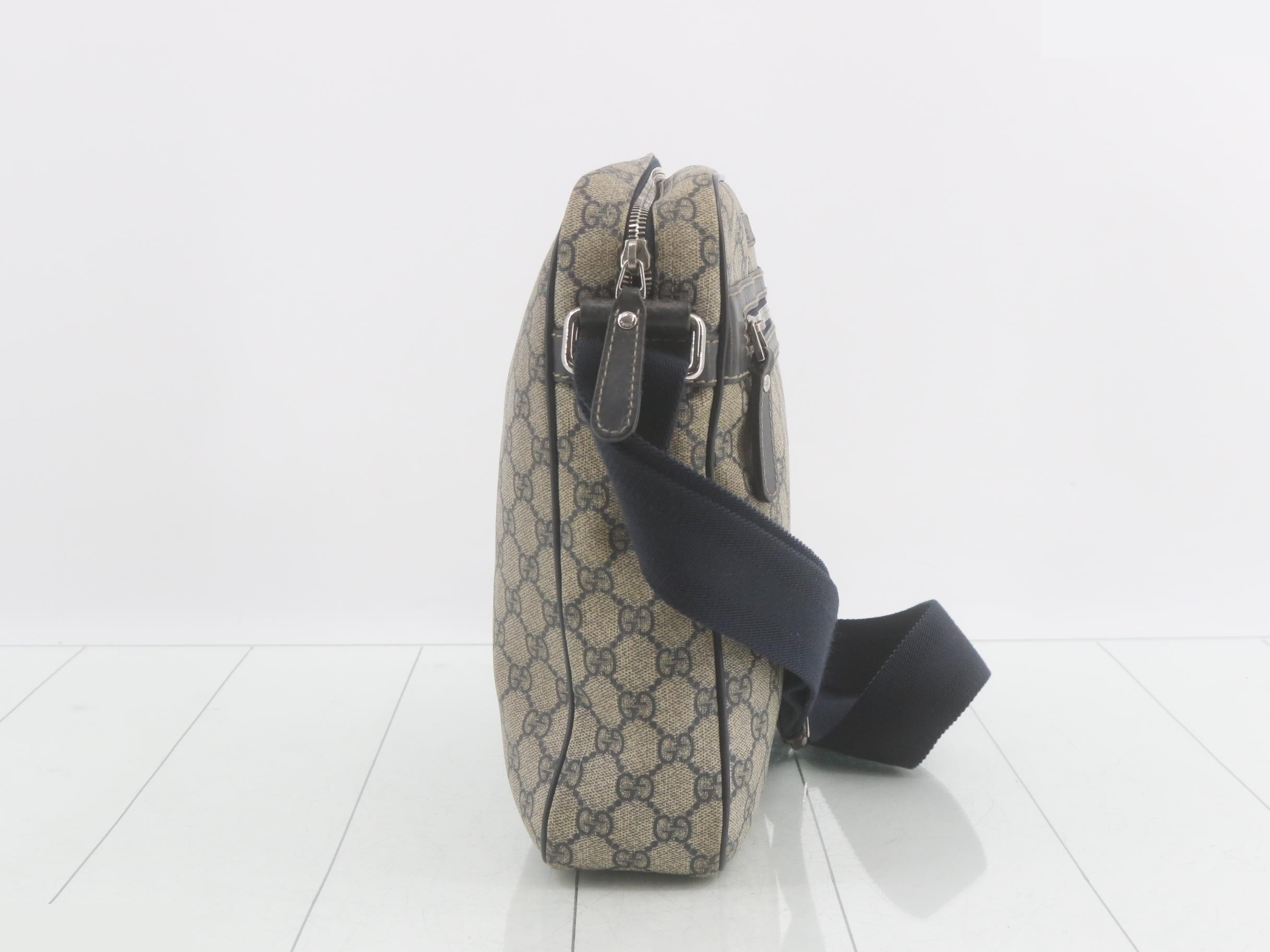 GG Supreme Logo Shoulder Bag — view 4