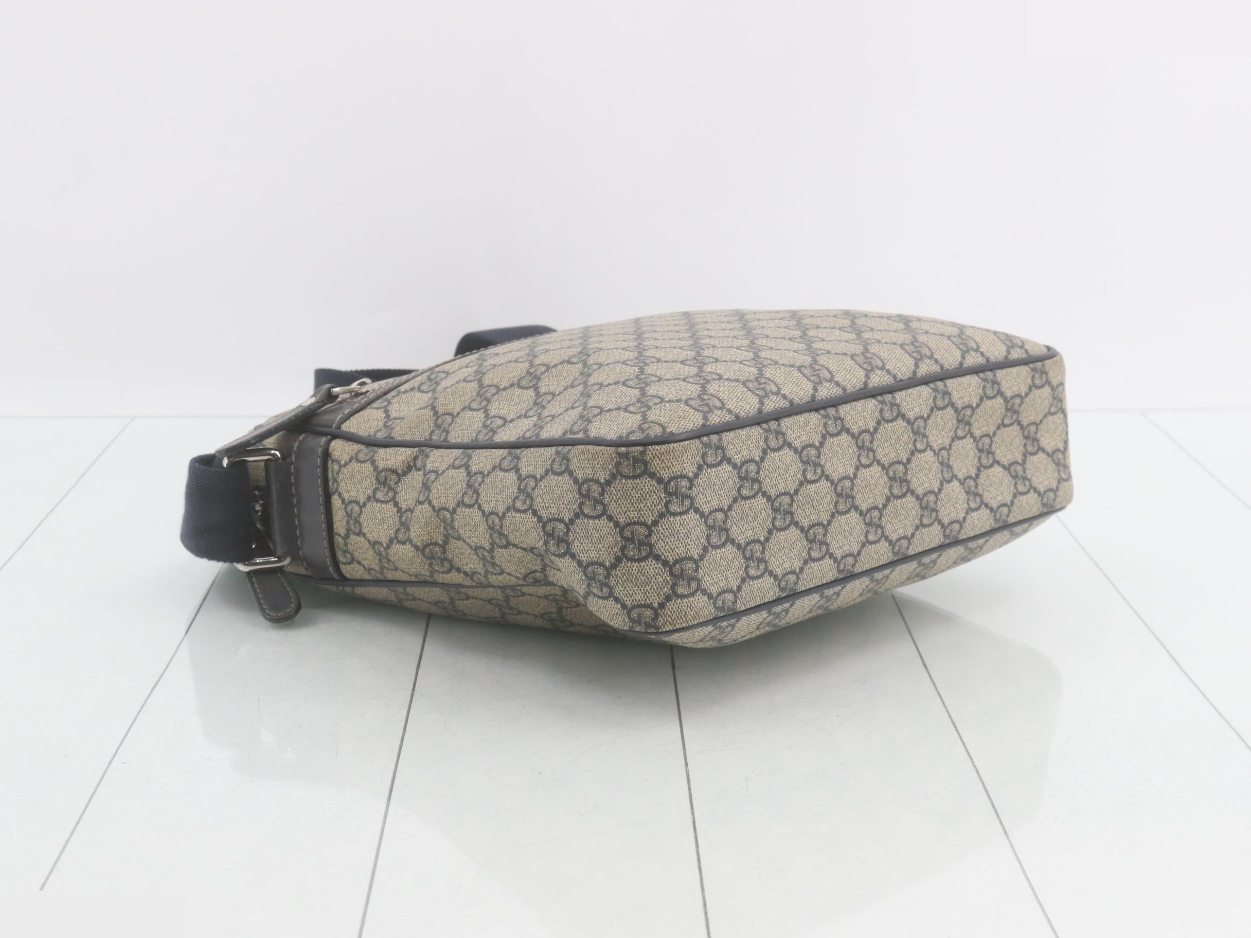 GG Supreme Logo Shoulder Bag — view 5
