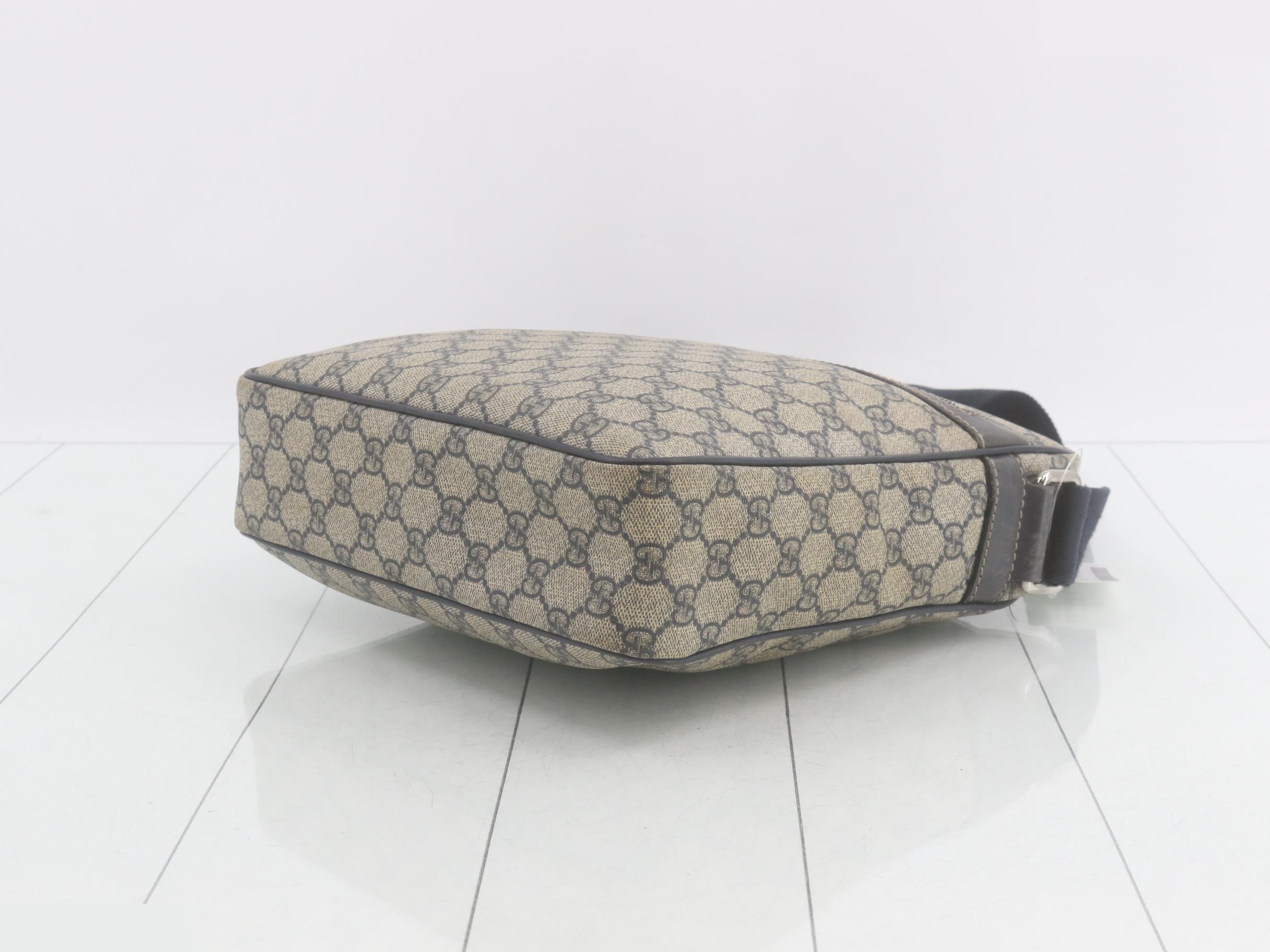 GG Supreme Logo Shoulder Bag — view 6