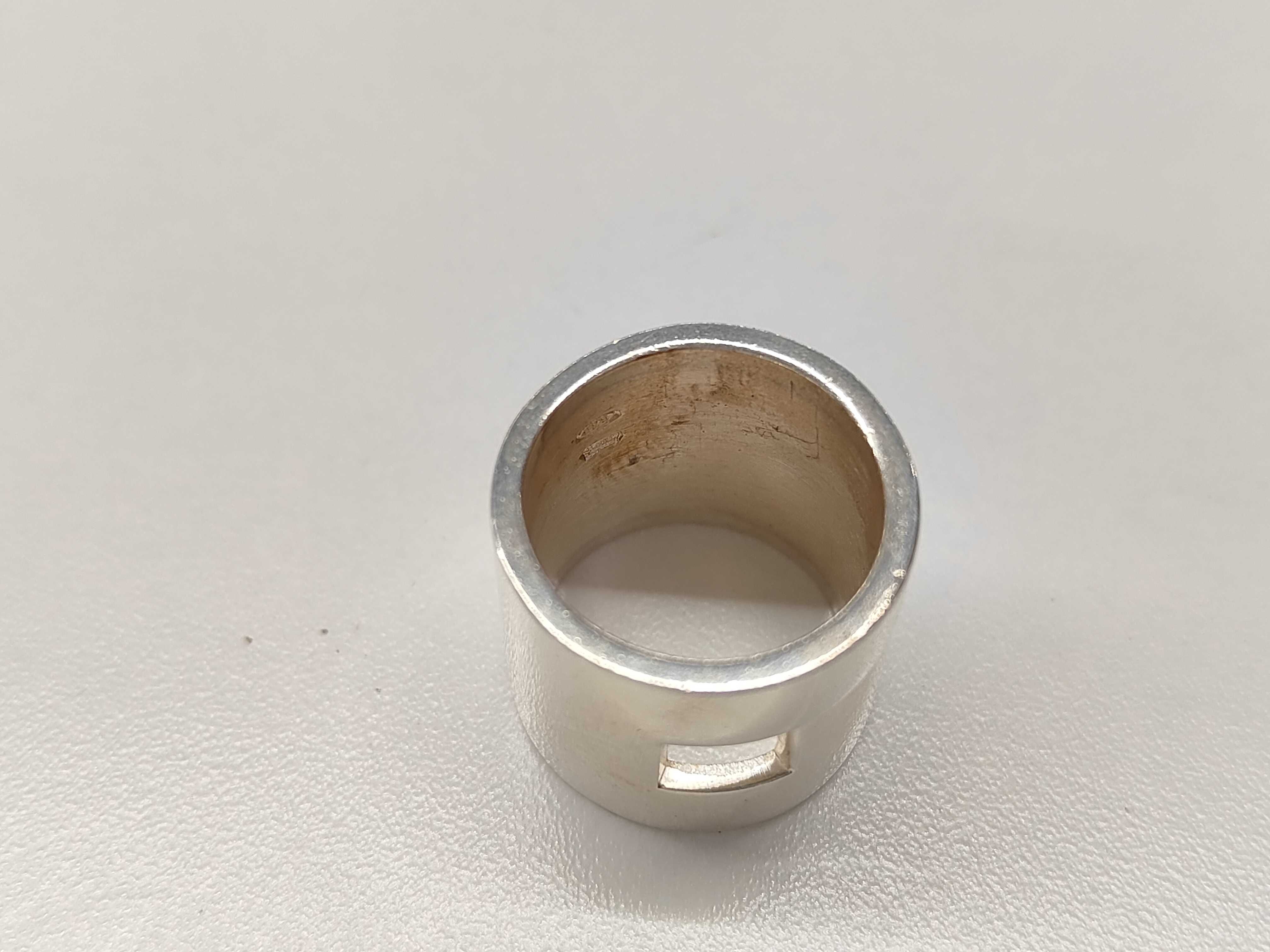 logo ring — view 5