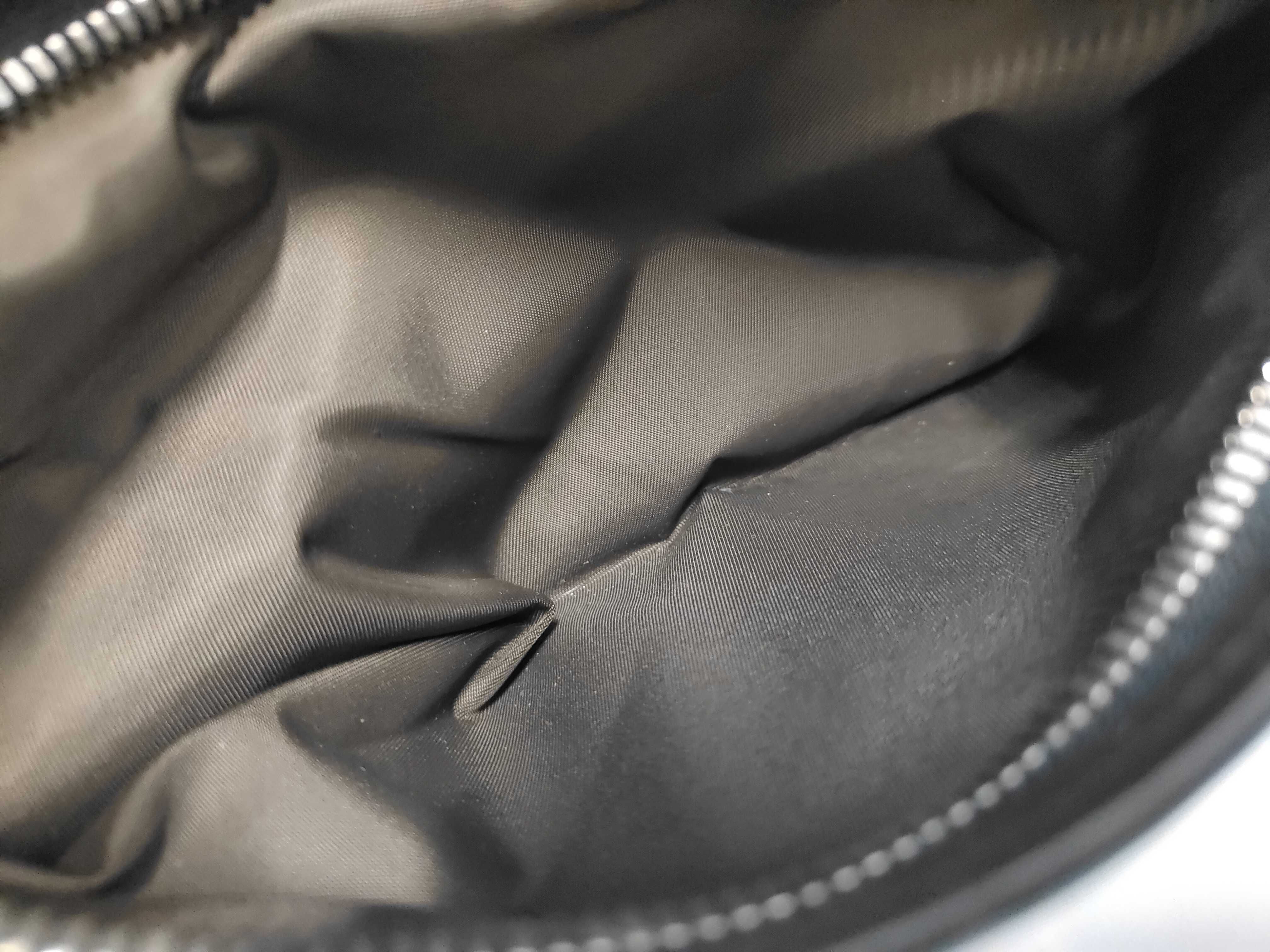 Damier Geant Body Bag — view 14