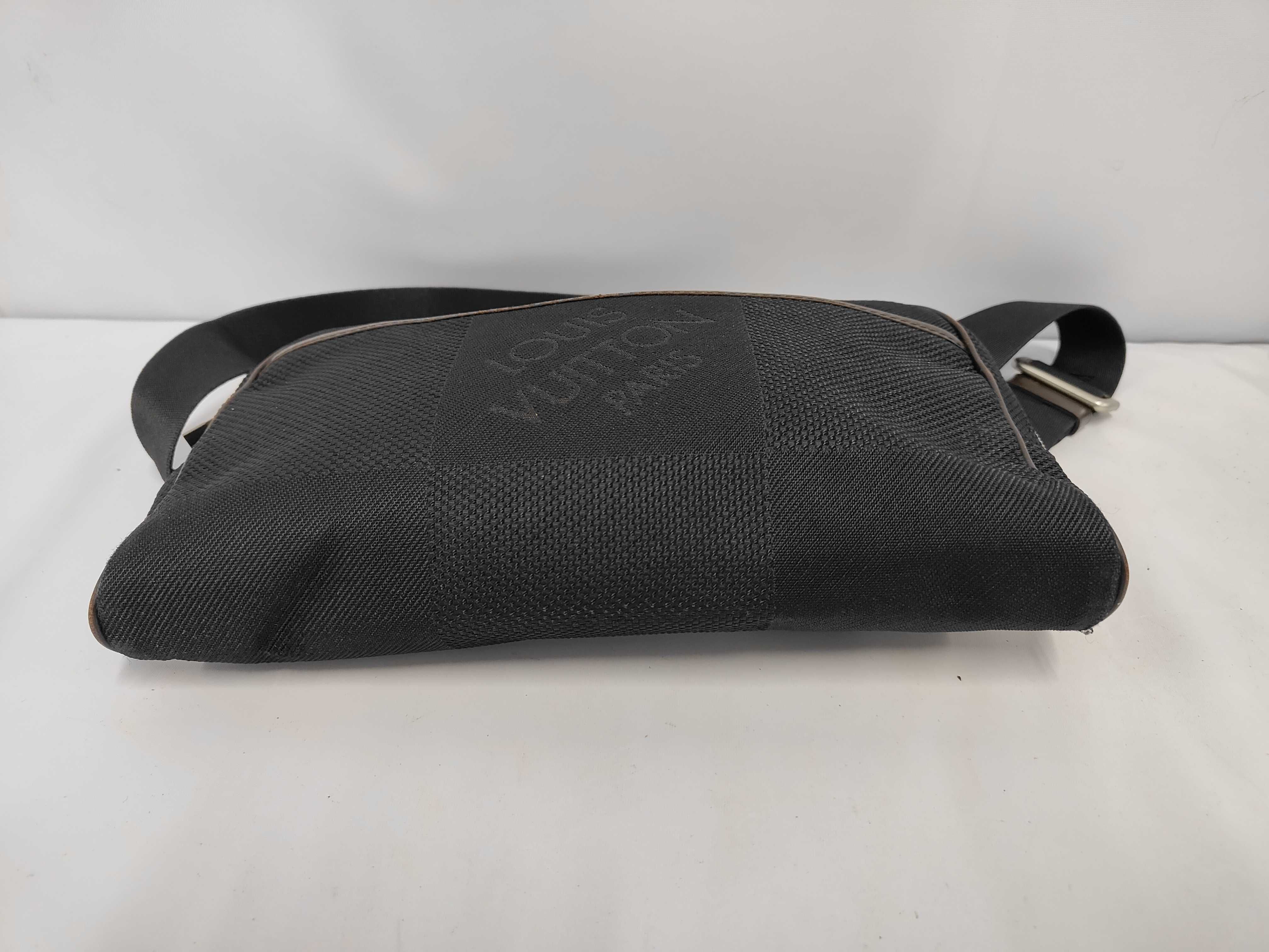 Damier Geant Body Bag — view 3