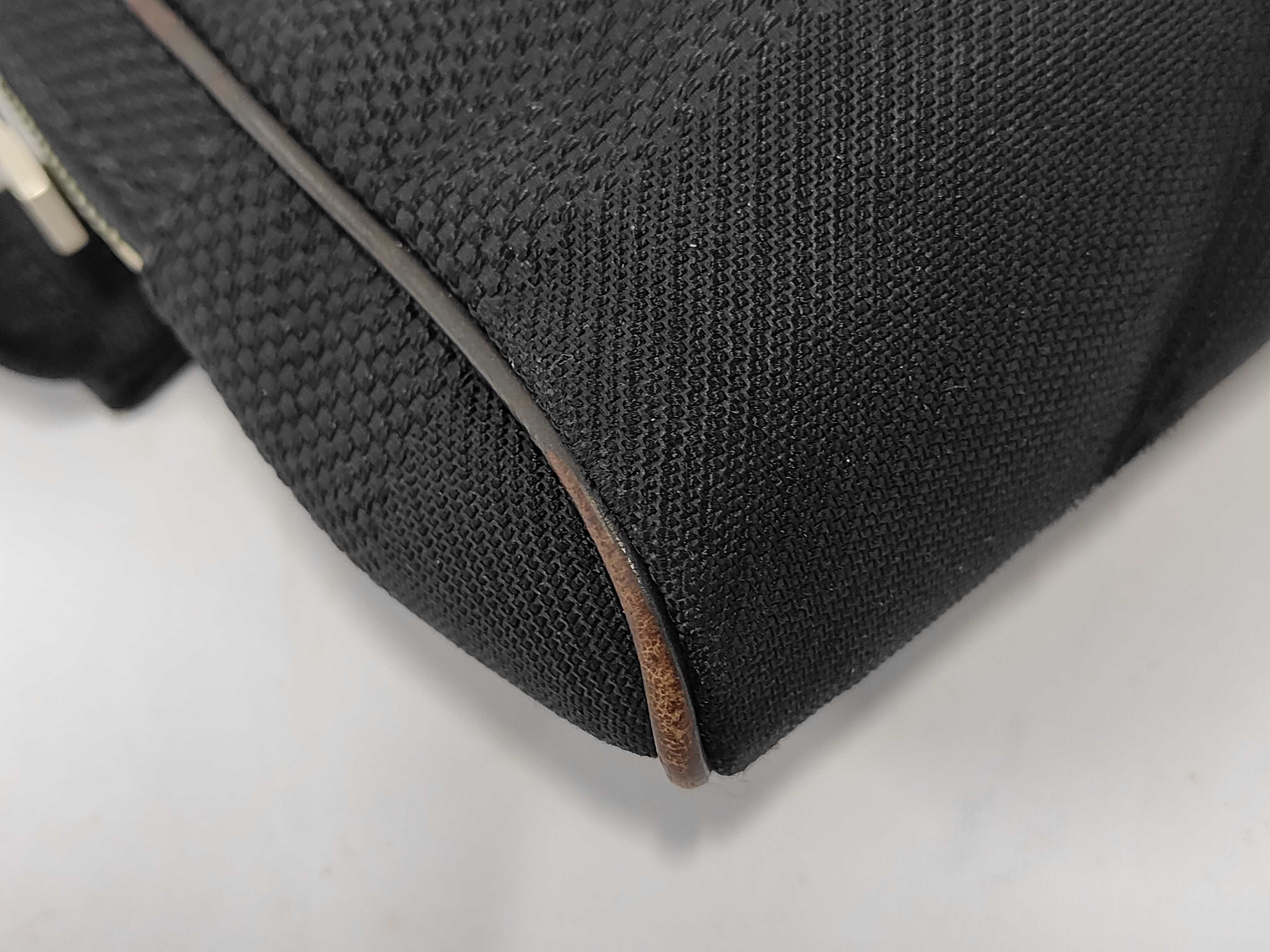 Damier Geant Body Bag — view 4