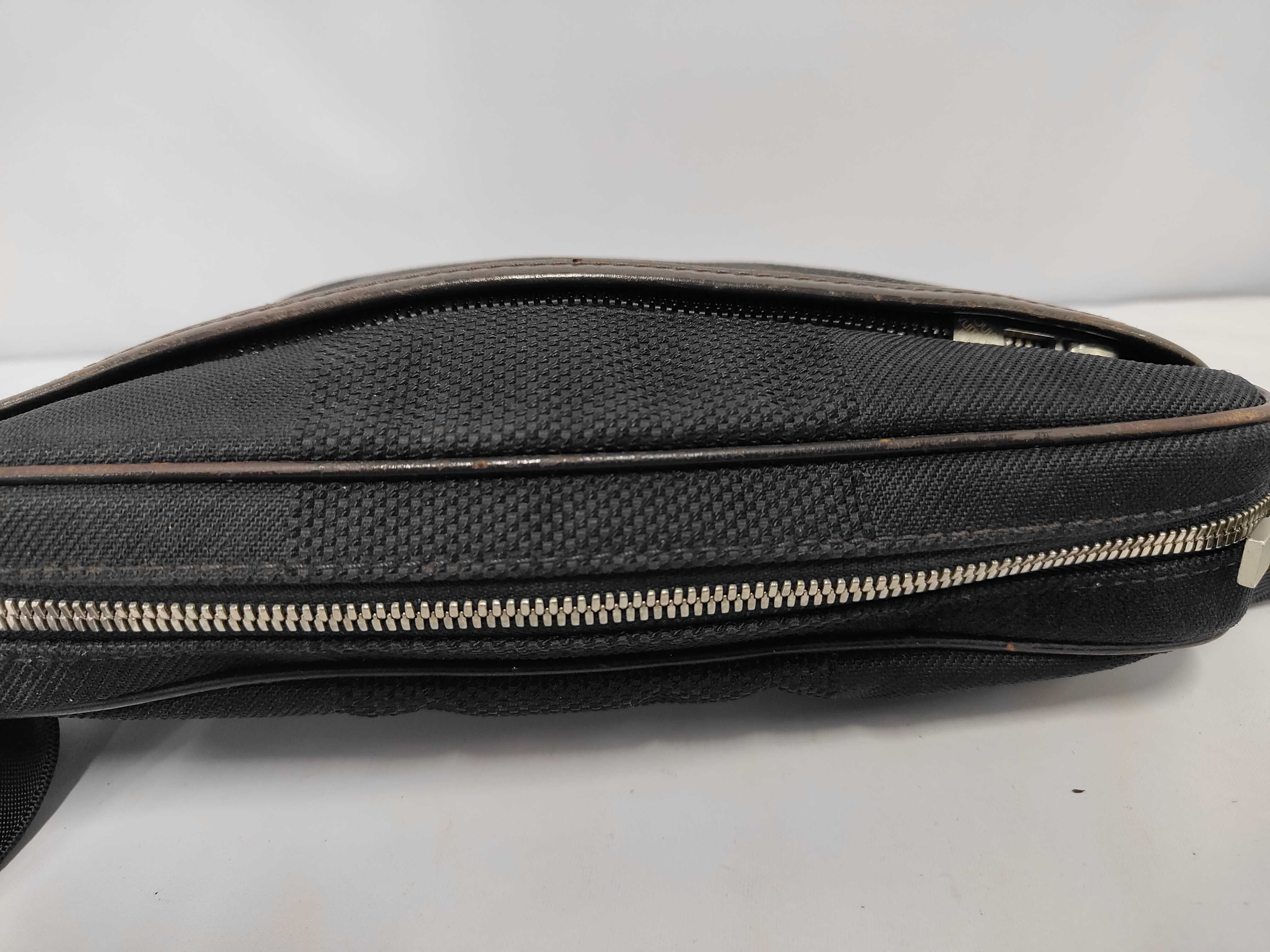 Damier Geant Body Bag — view 8