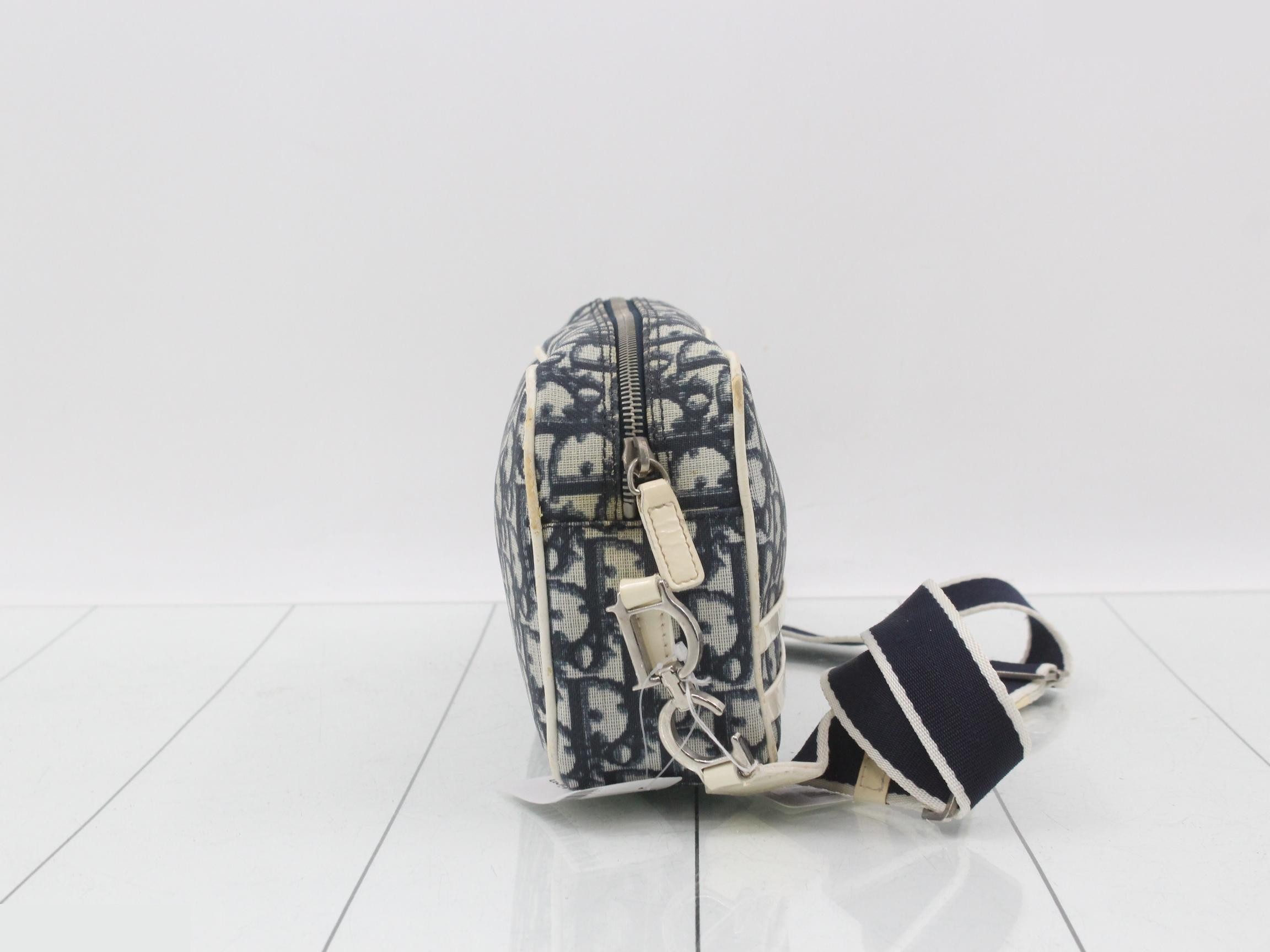 Shoulder bag — view 4