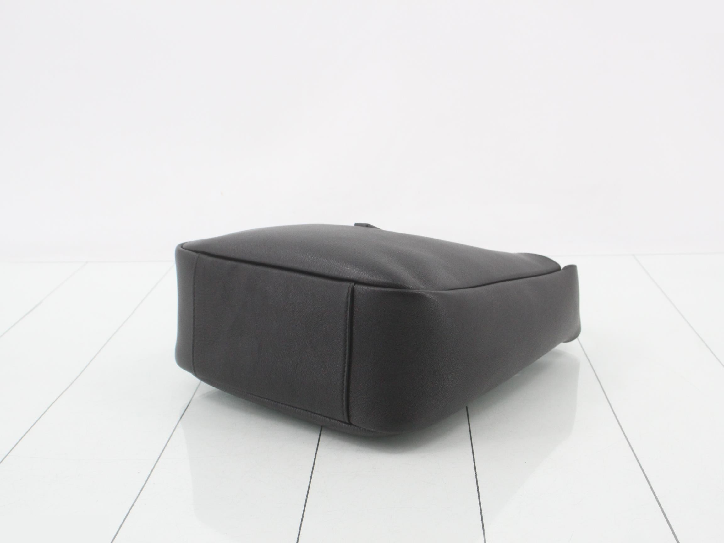 LE57 Soft Small Leather One-Shoulder Bag — view 6