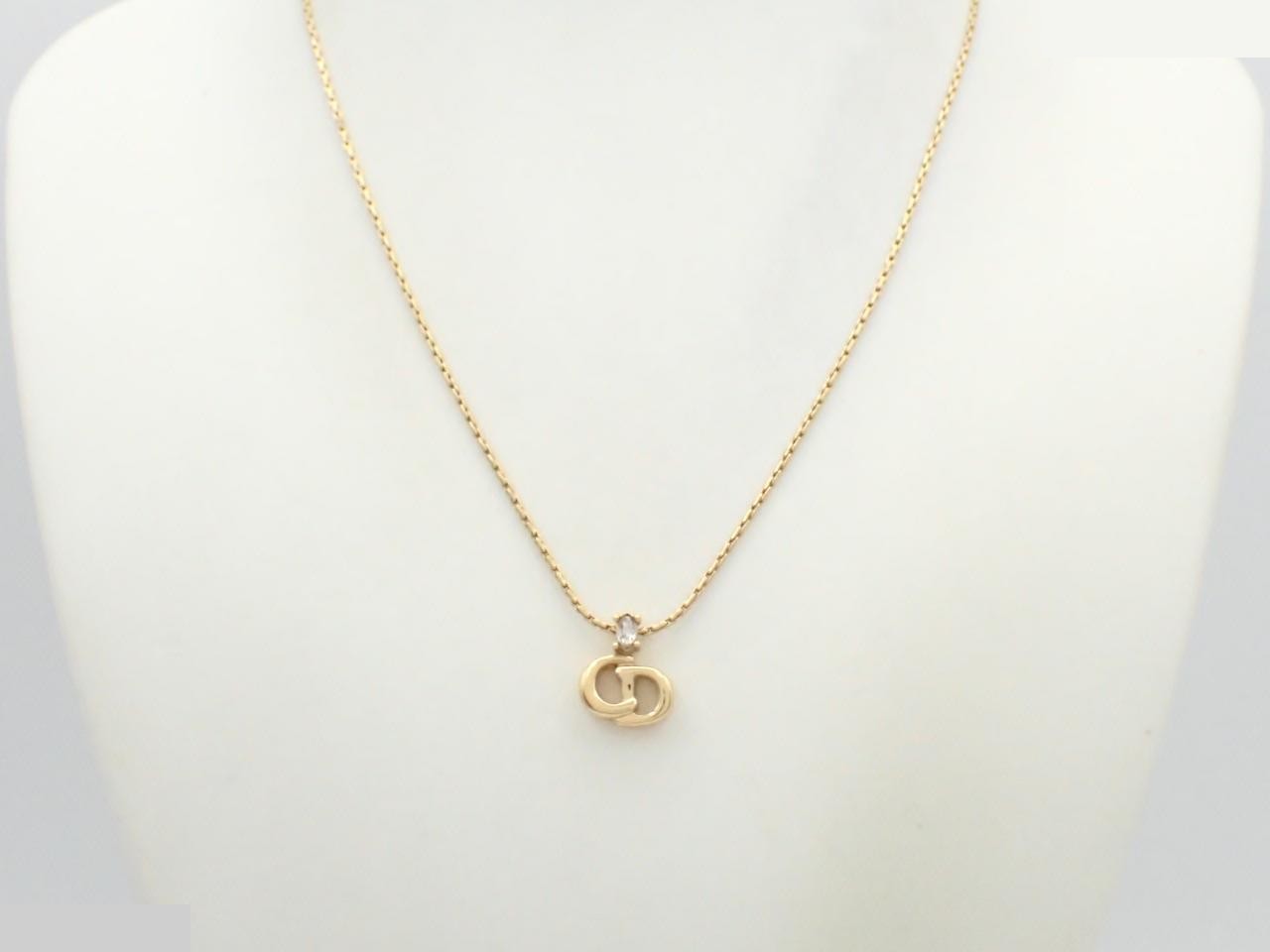 Other lines: Precious metals, necklaces, pendants — view 3