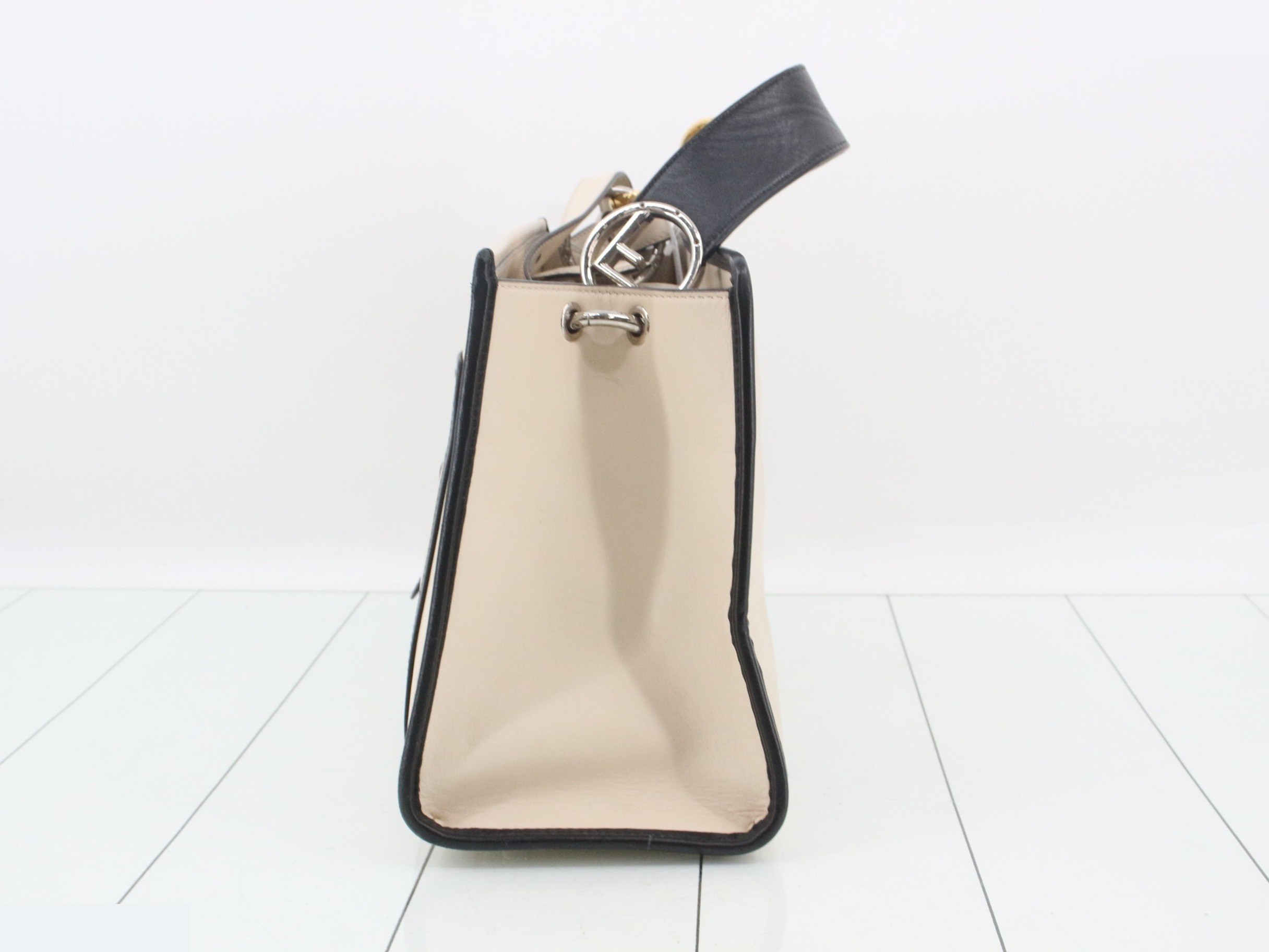 Runaway Shoulder Bag, Beige, 344 199 8007 — view 3