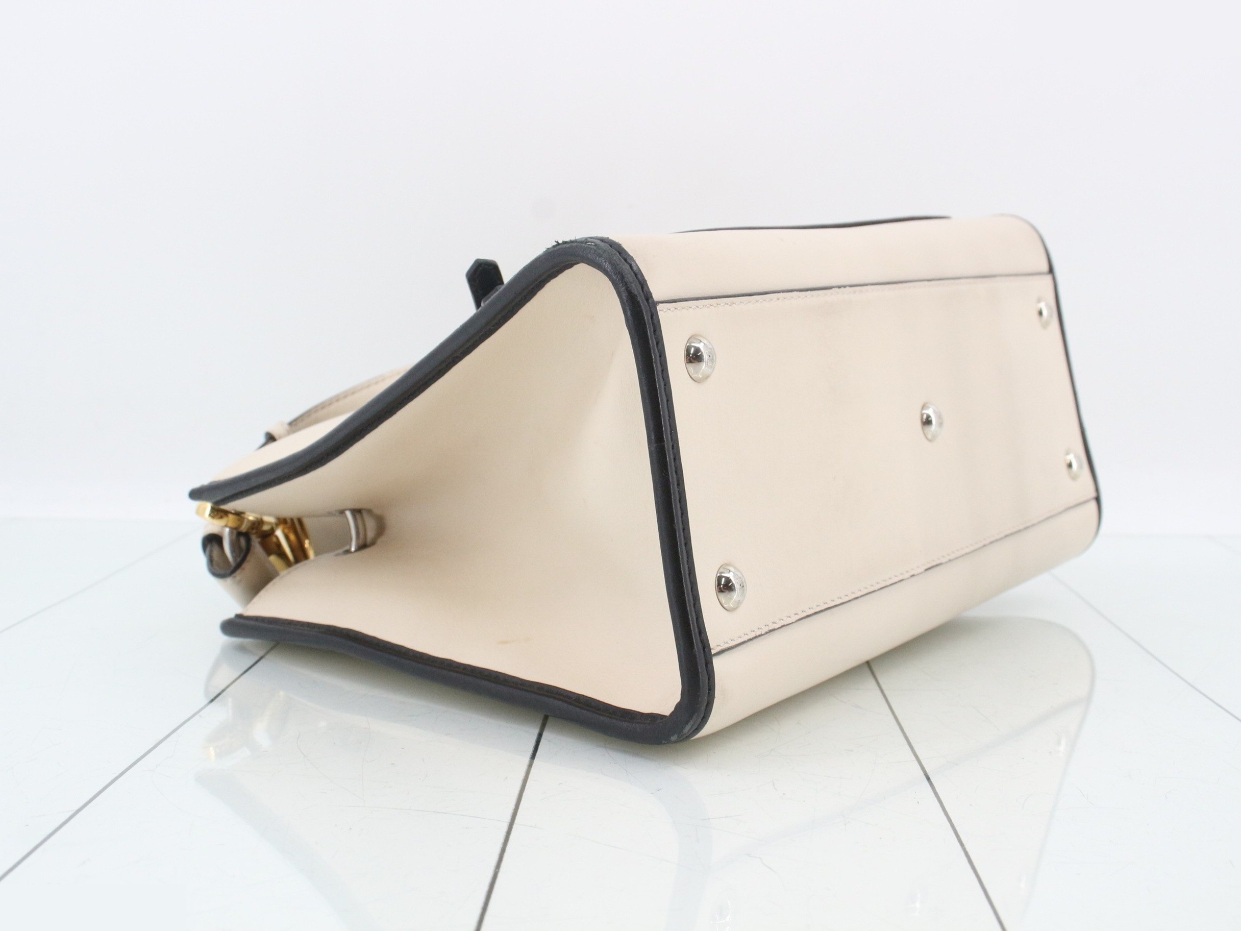 Runaway Shoulder Bag, Beige, 344 199 8007 — view 5