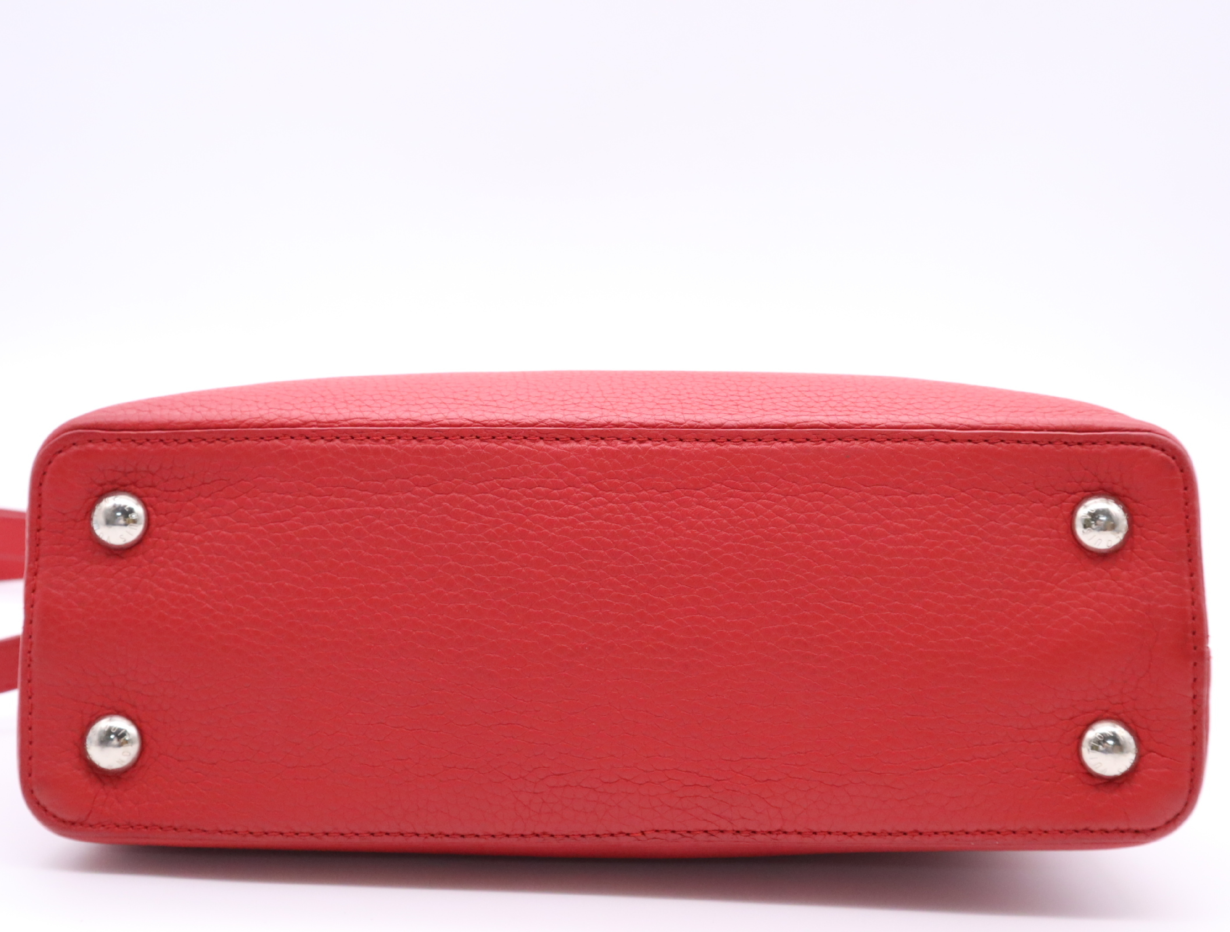 M42237 Taurillon Capucines PM Red Handbag with Shoulder Strap — view 4