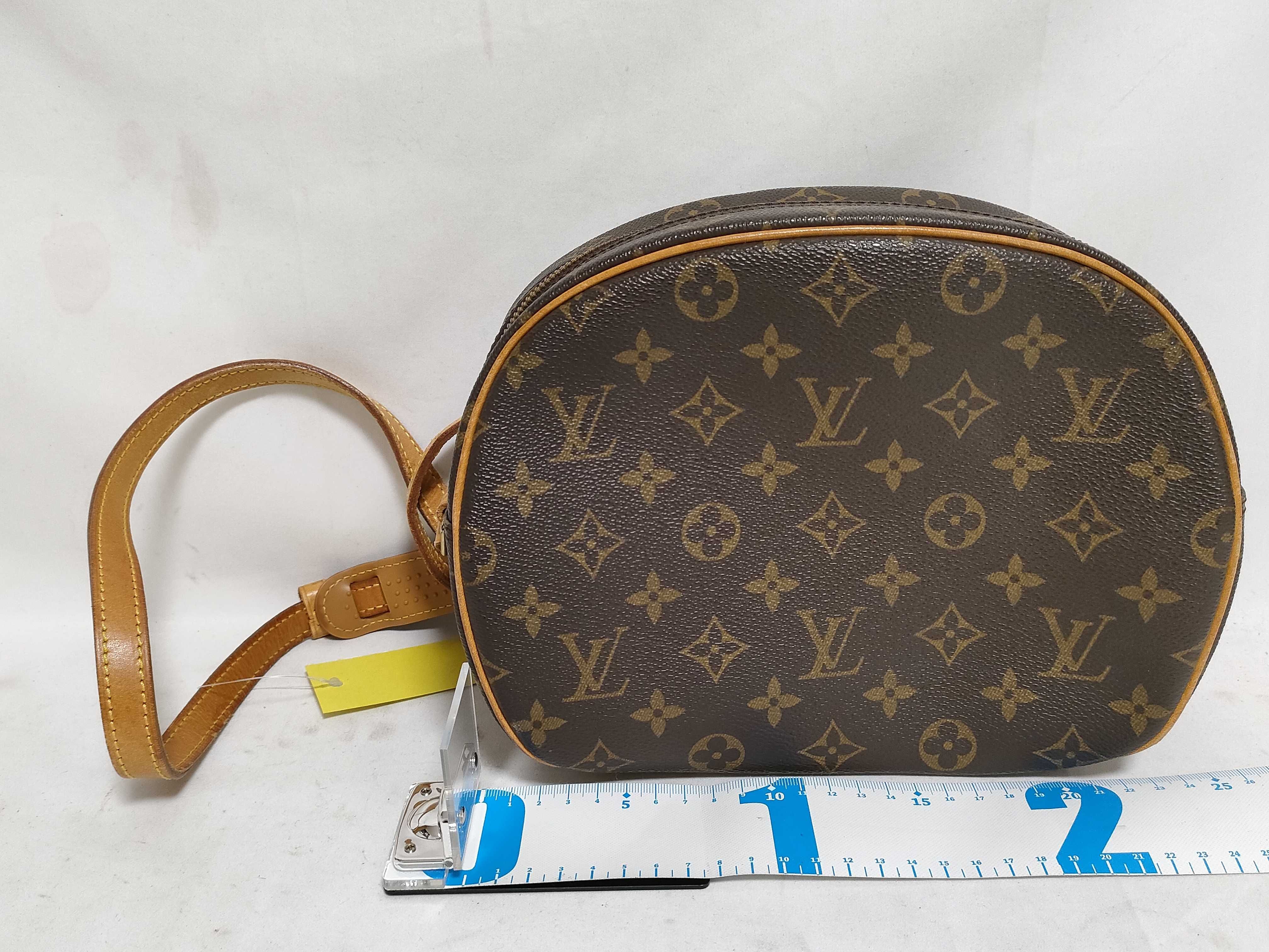 Monogram M51221 Blois Shoulder Bag (Moderately deteriorated) — view 2