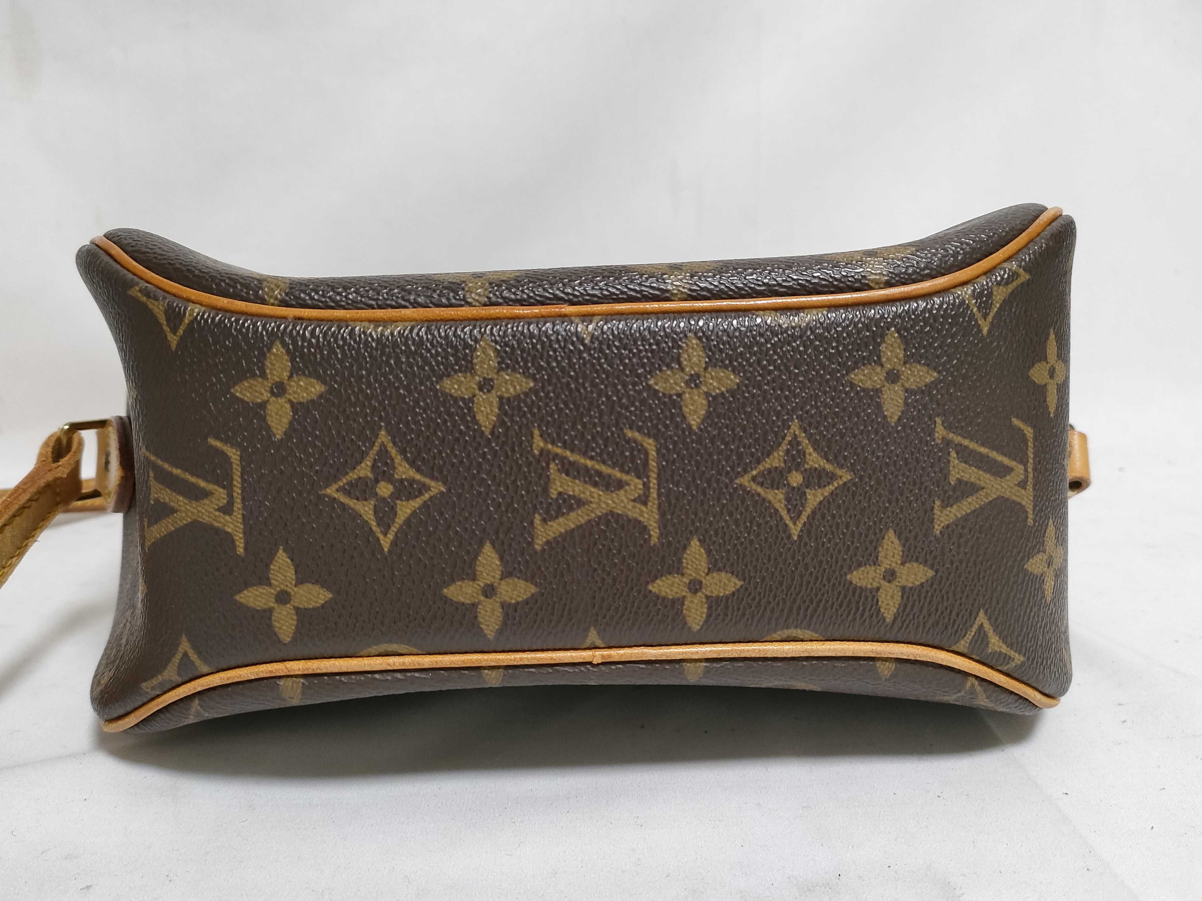 Monogram M51221 Blois Shoulder Bag (Moderately deteriorated) — view 6