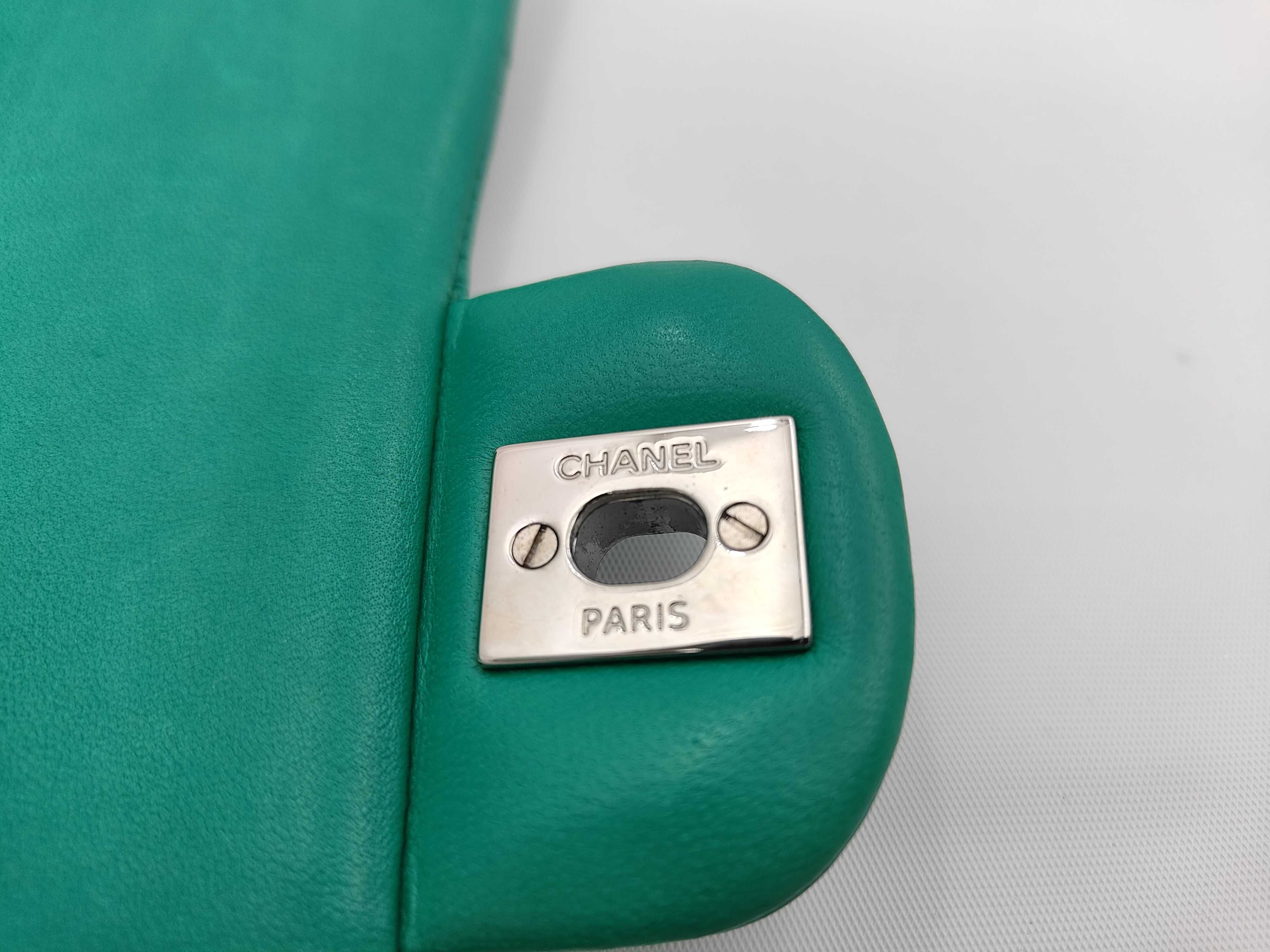 Matelassé 25 Lambskin Green Double Flap Double Chain Shoulder Bag — view 14