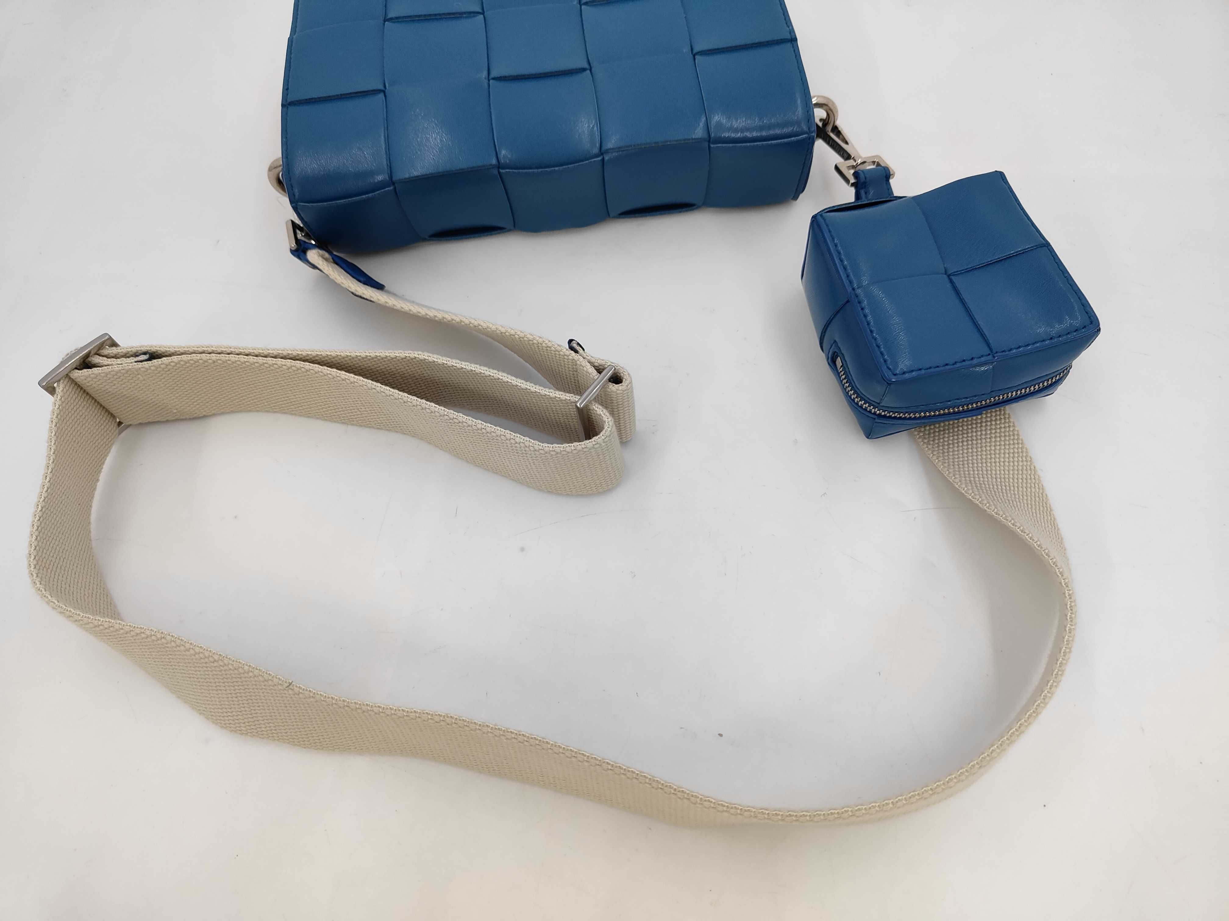 Intrecciato Versatile Shoulder Bag — view 5