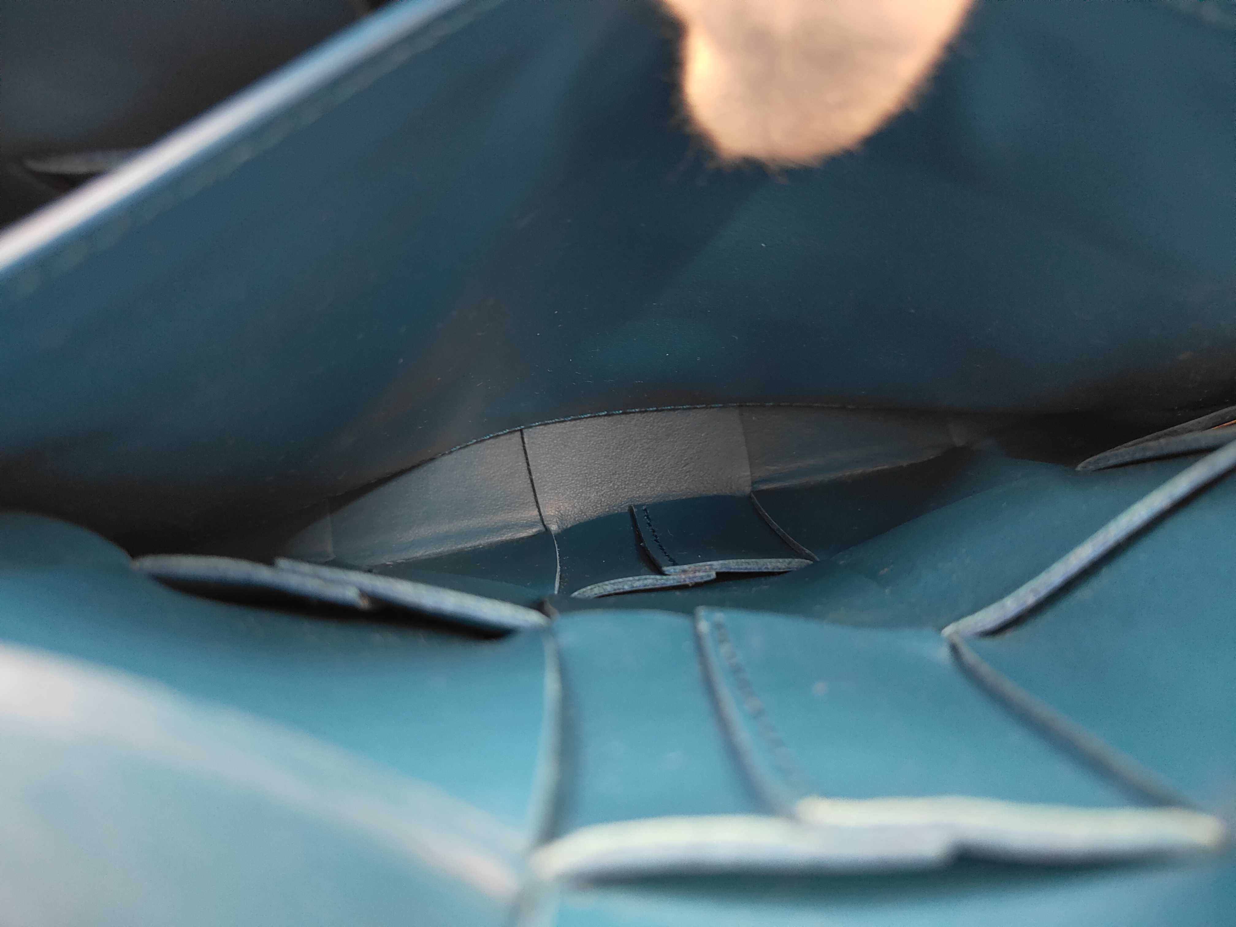 Intrecciato Versatile Shoulder Bag — view 10