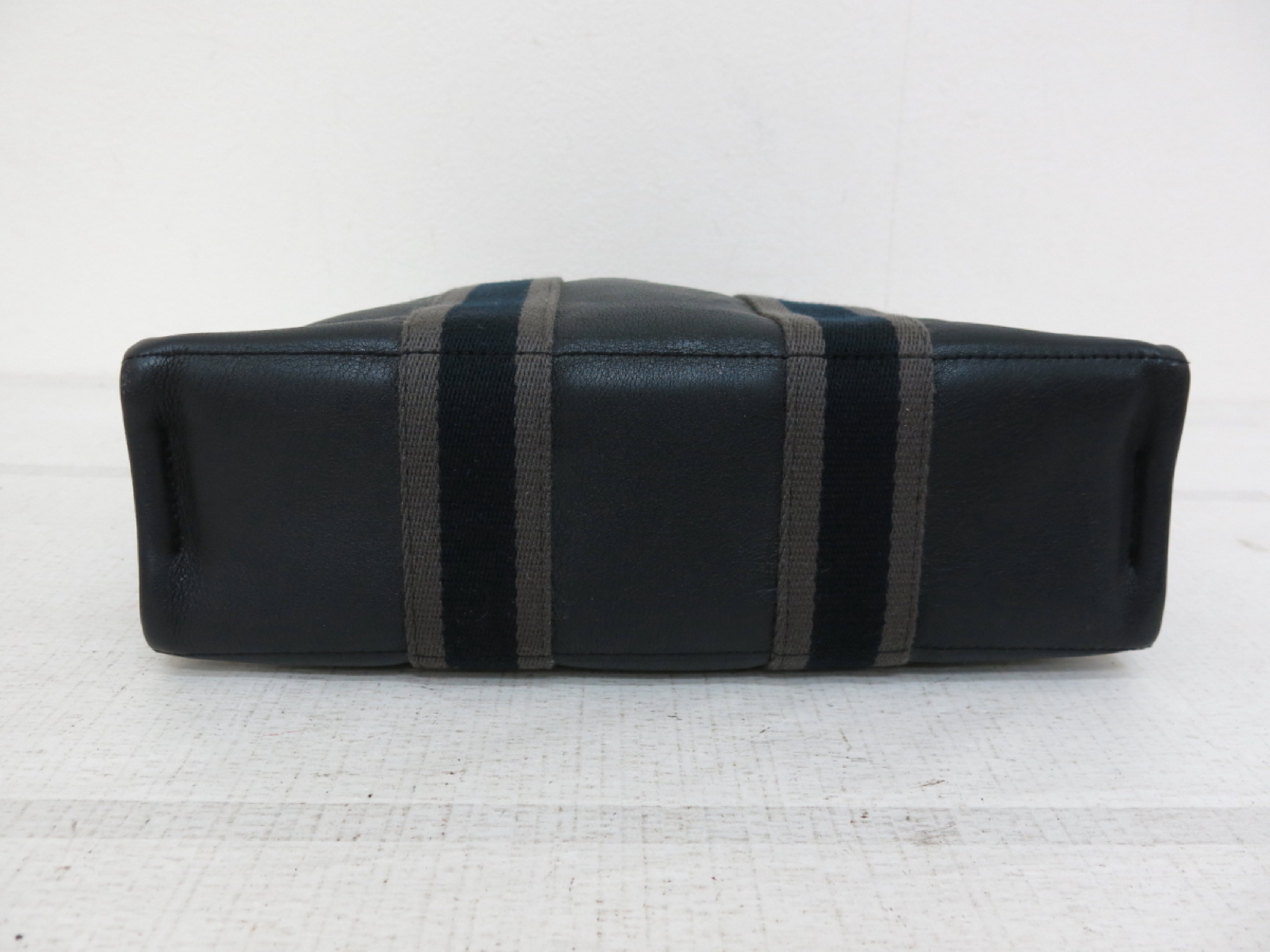 Fourre-Tout Handbag Half Leather Handbag — view 4