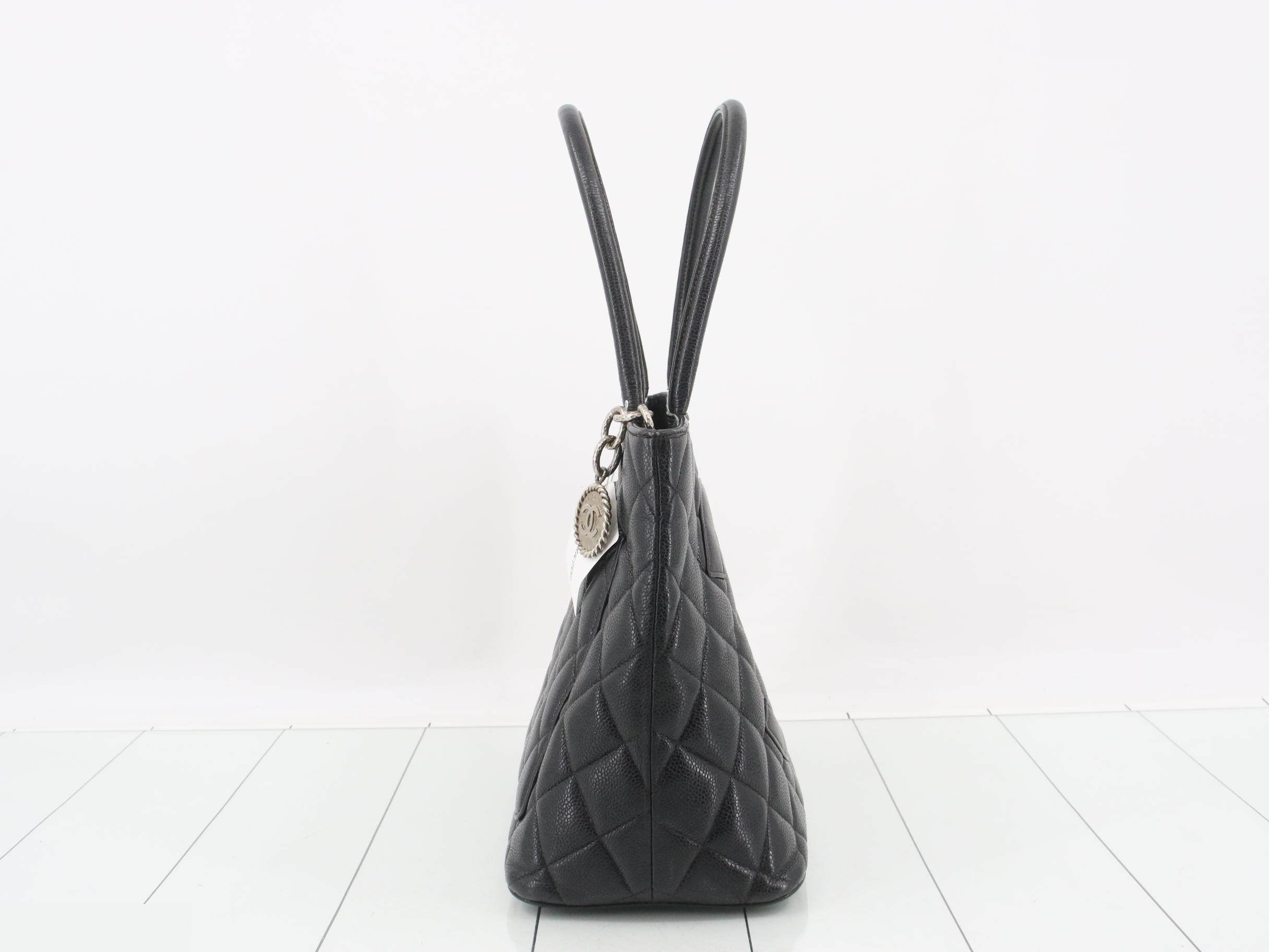 Caviar leather handbag, black — view 4