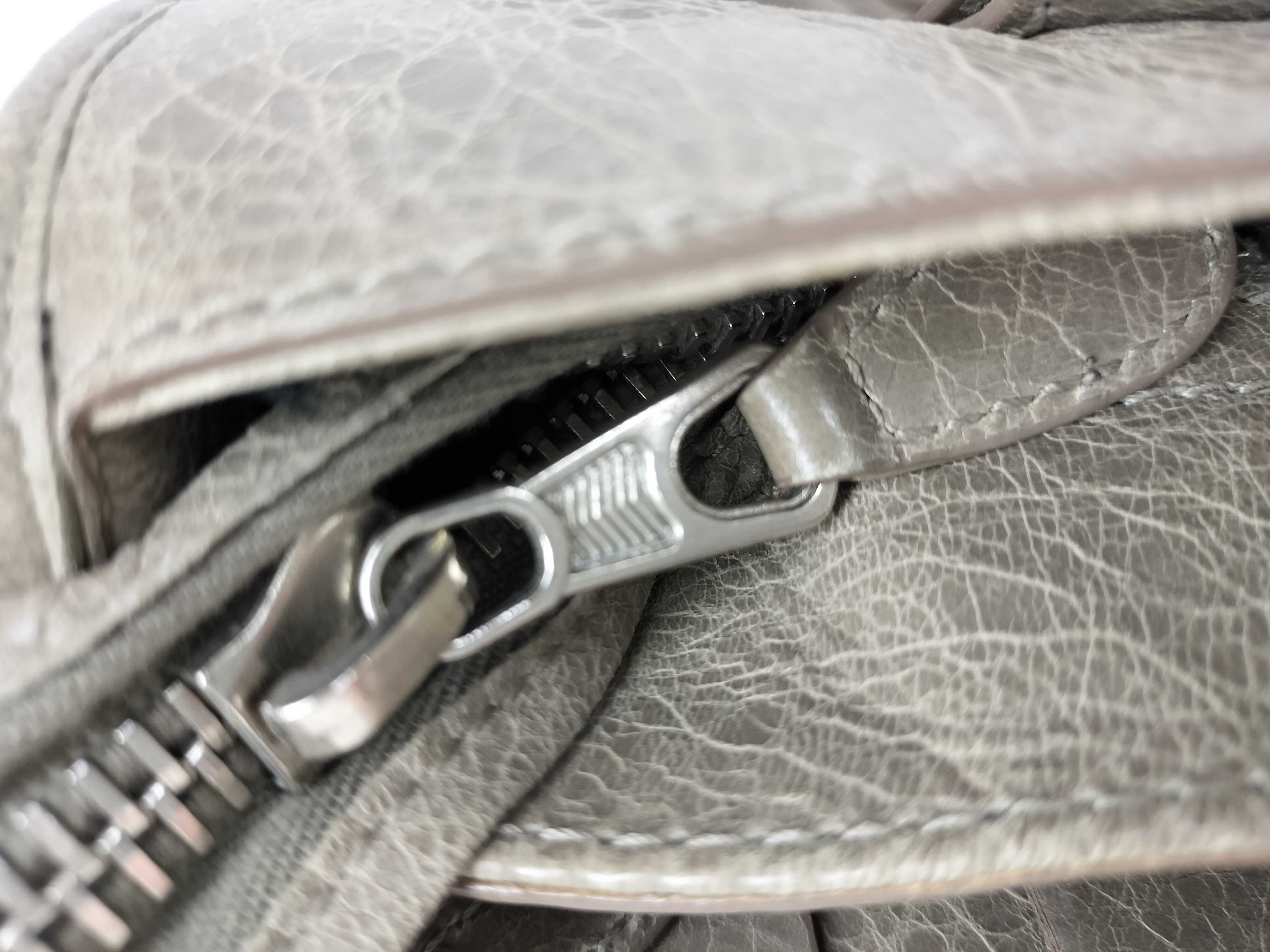 The Giant City PH - Giant Gray Leather City Handbag 37.5cm Handbag — view 14