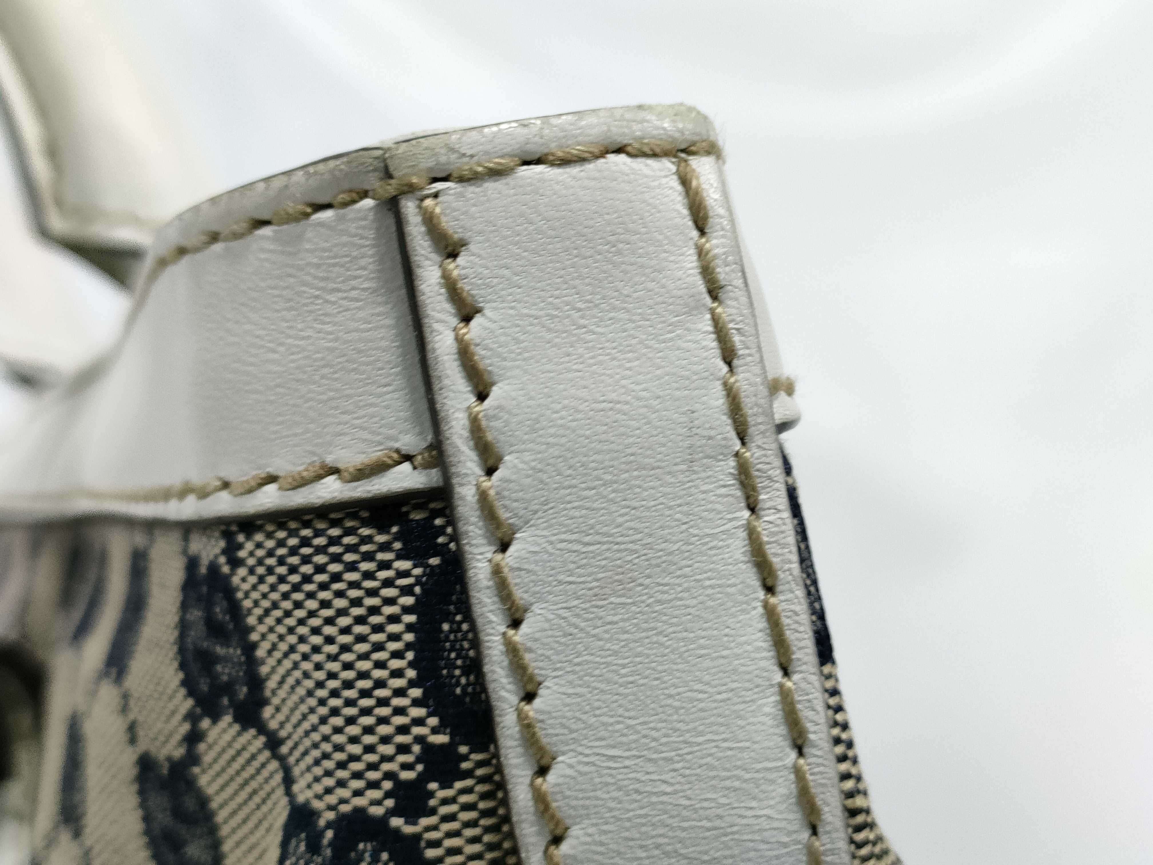 GG Canvas Heritage Web Buckle GG Canvas Tote Bag (Handbag) — view 13