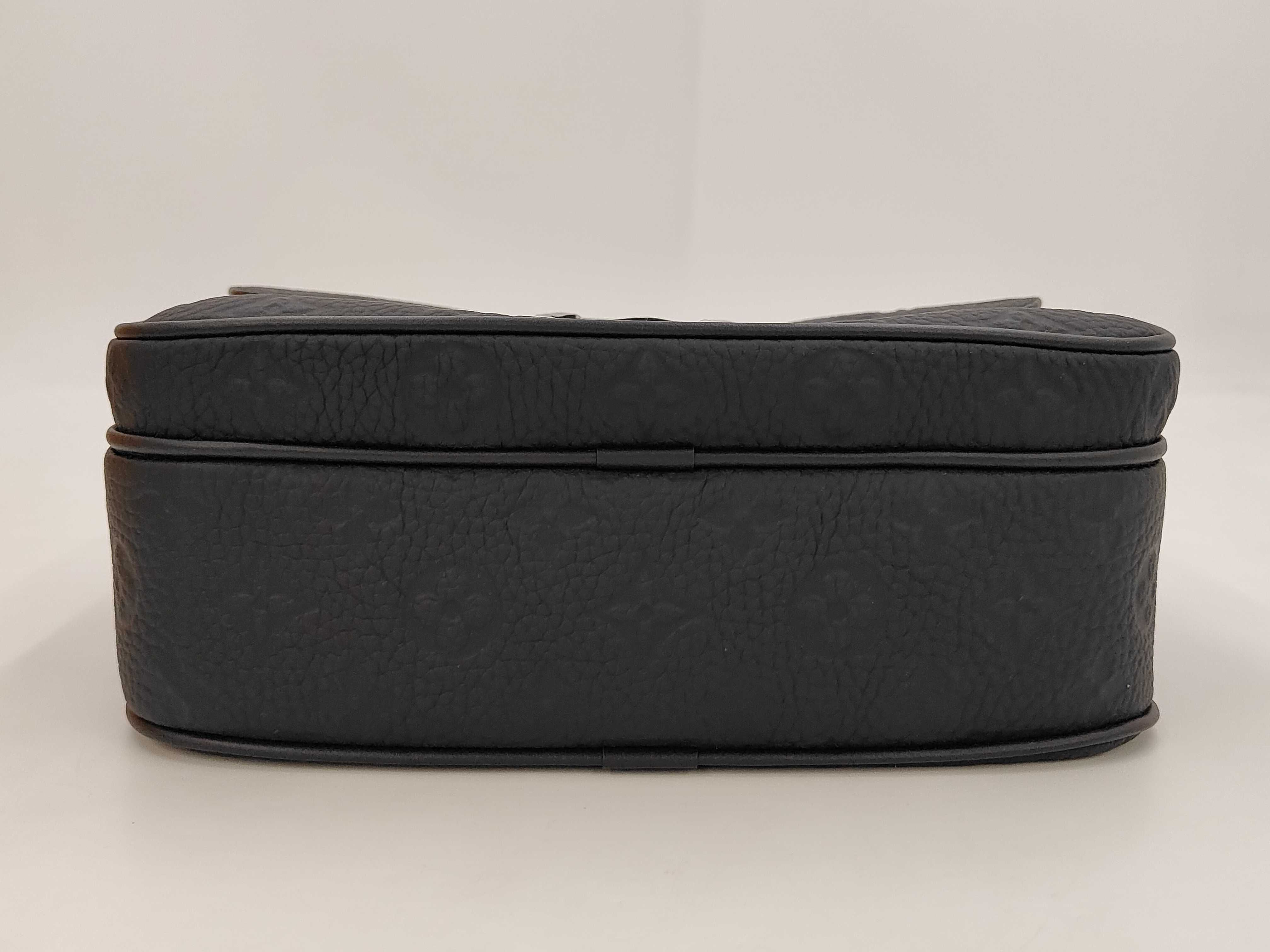 Taurillon Monogram S-Lock Messenger M58489 Shoulder Bag with Protective Seal — view 4