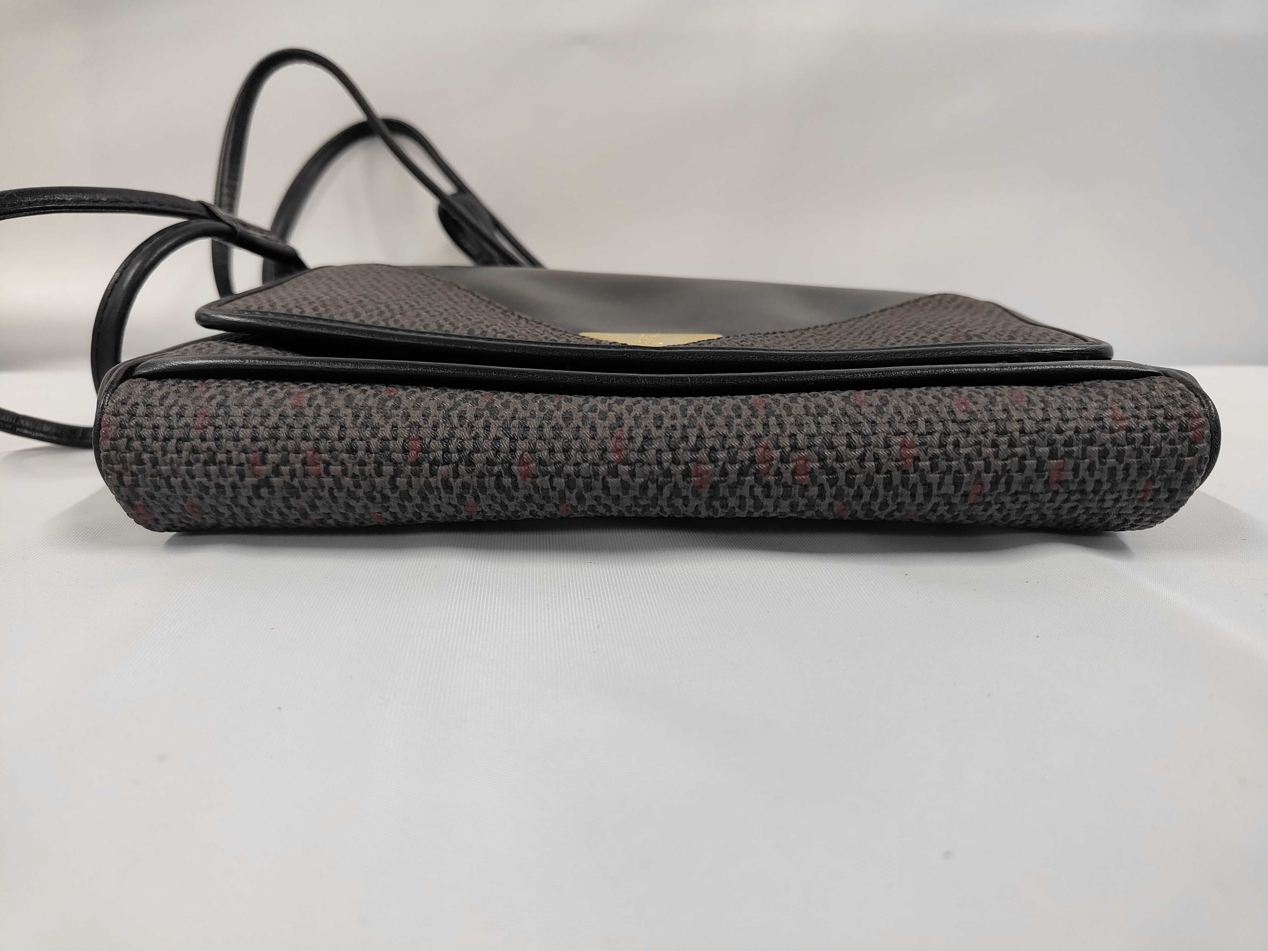 C. Vintage Shoulder Bag — view 3